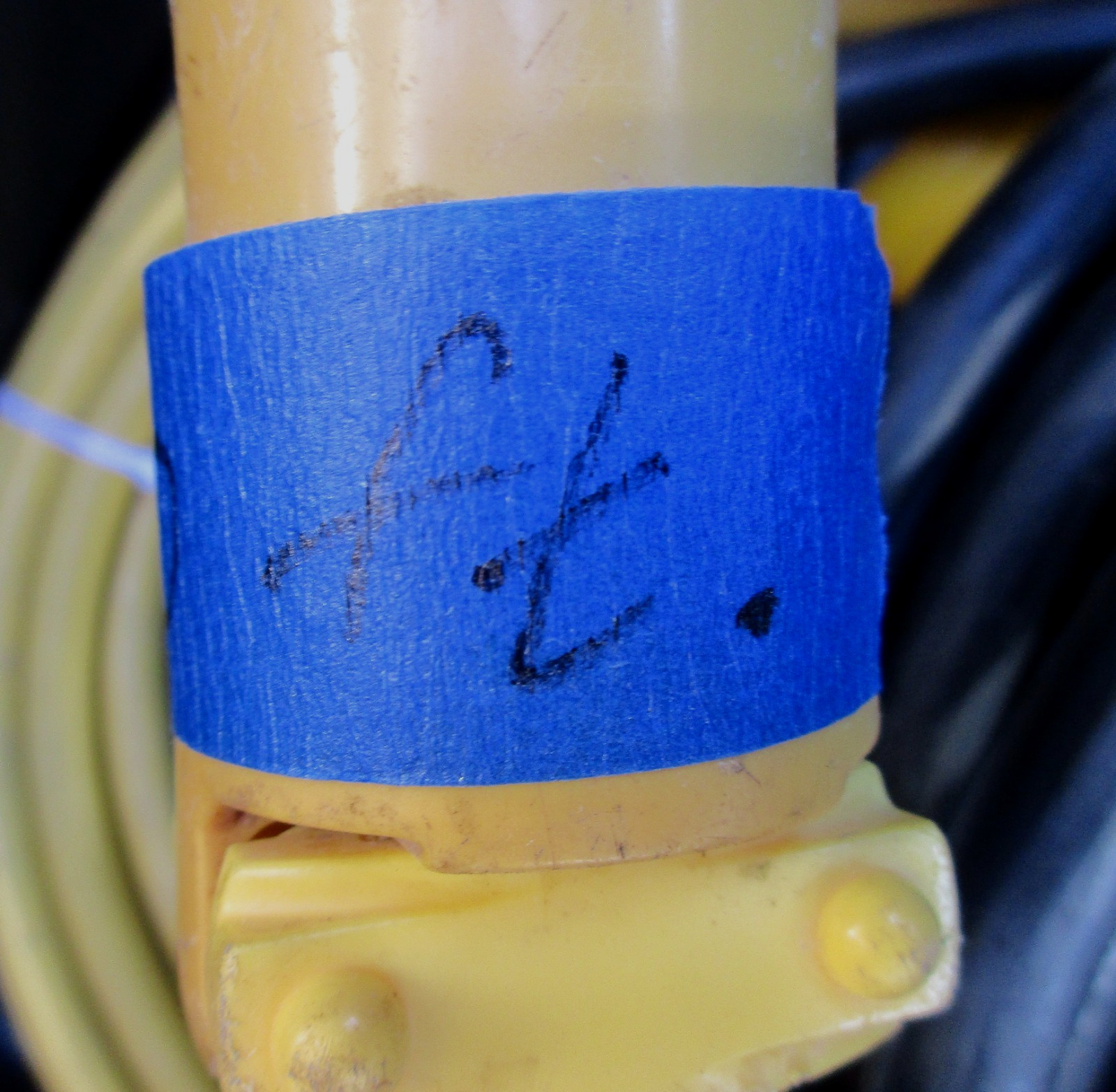 Unbranded RV Extension Cord 30 Amp 60 ft 10/3 Type SOW-A 90degreeC Black/Yellow
