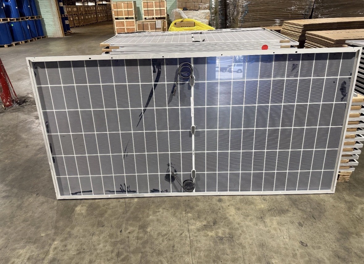 New Solar Panel Znshine 585W Bifacial 144 Cell NO DAMAGE 100%