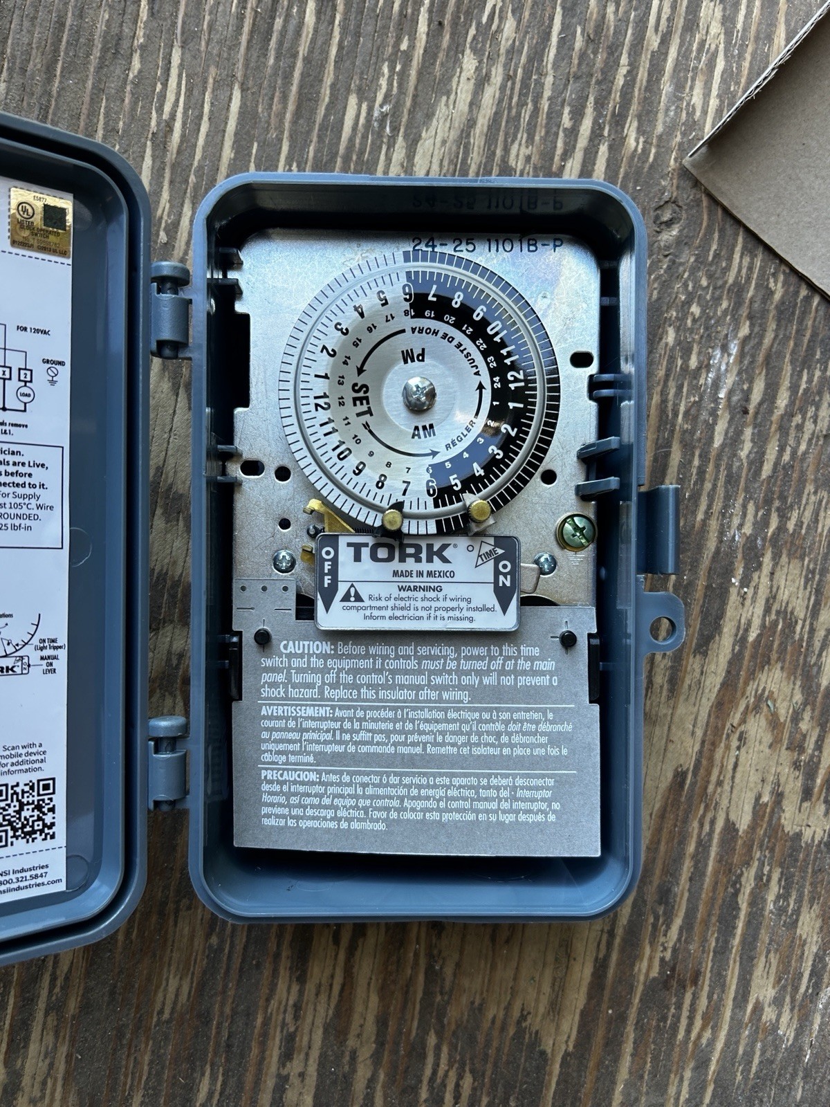 Tork 1101B Spst Contacts 40A 120VAC 60 HZ 24Hr. Dial Timer Time Switch Metal Cas