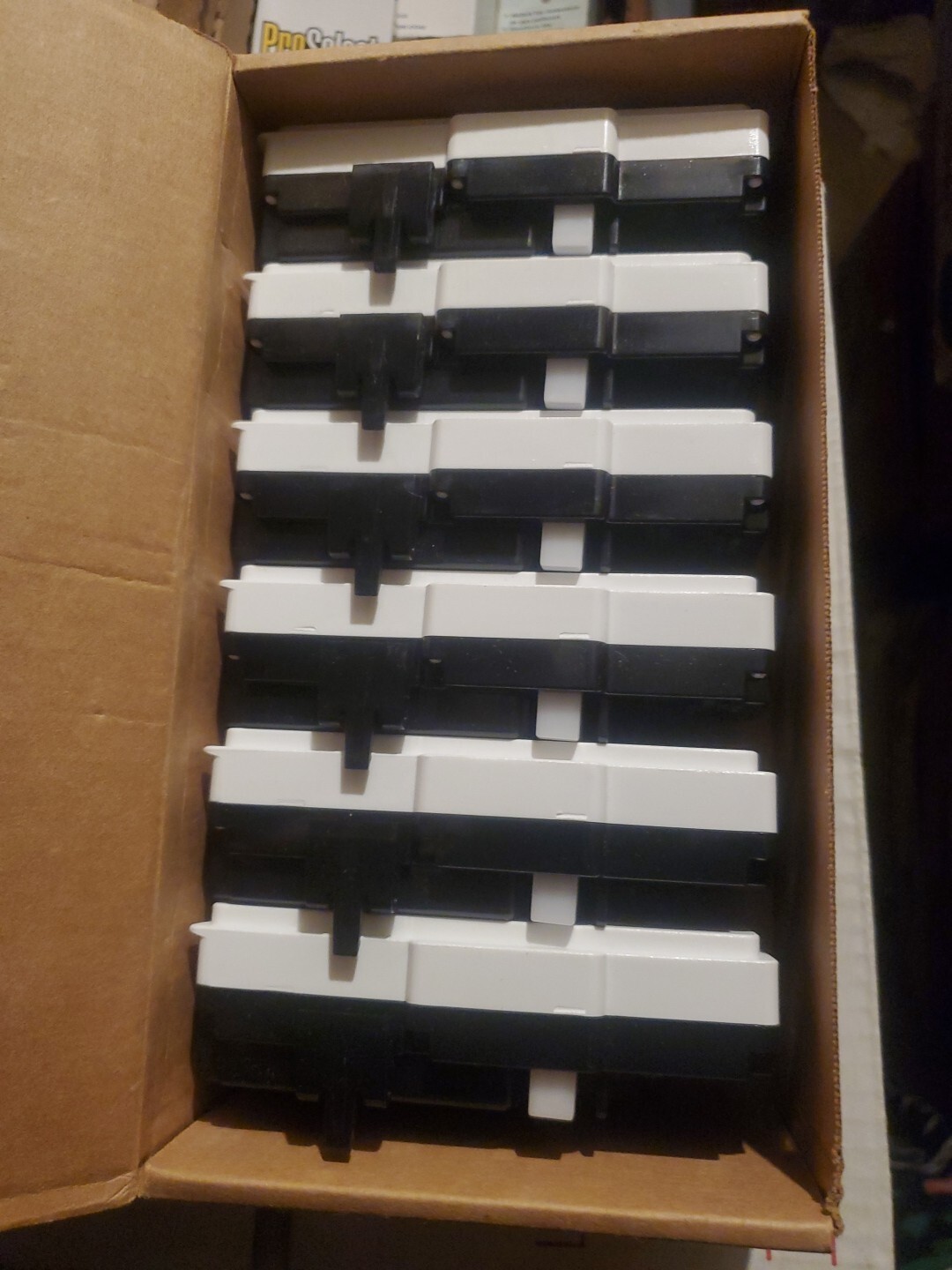 TRIPLEX PLUG Part No 7029-9532 ( Lot Of 6 ).