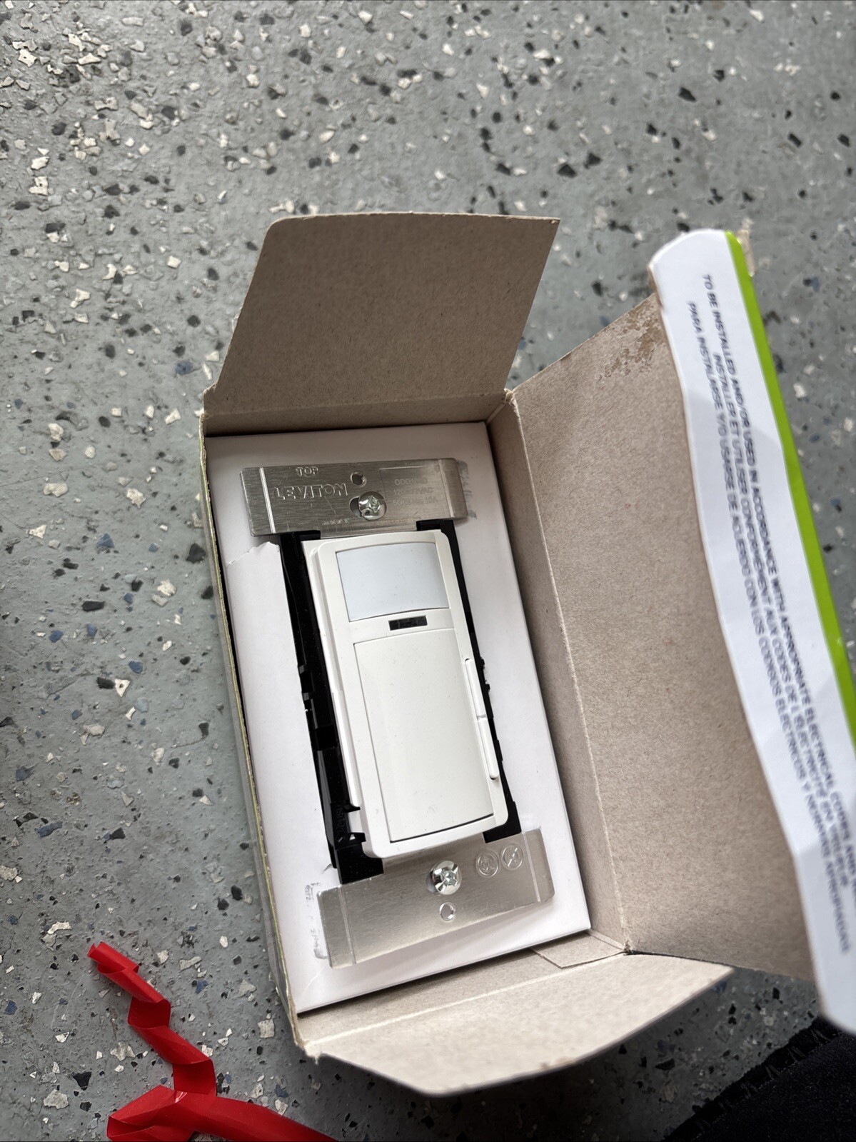 Leviton Off10-IDW Wall-Box Daylight Sensor (Photocell), 120/277 V – NEW