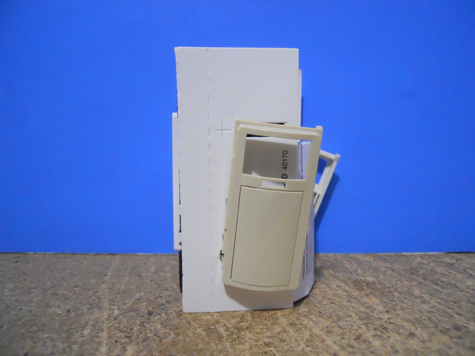 Leviton DVS05-1LZ Universal LED/CFL Manual-On Vacancy Sensor