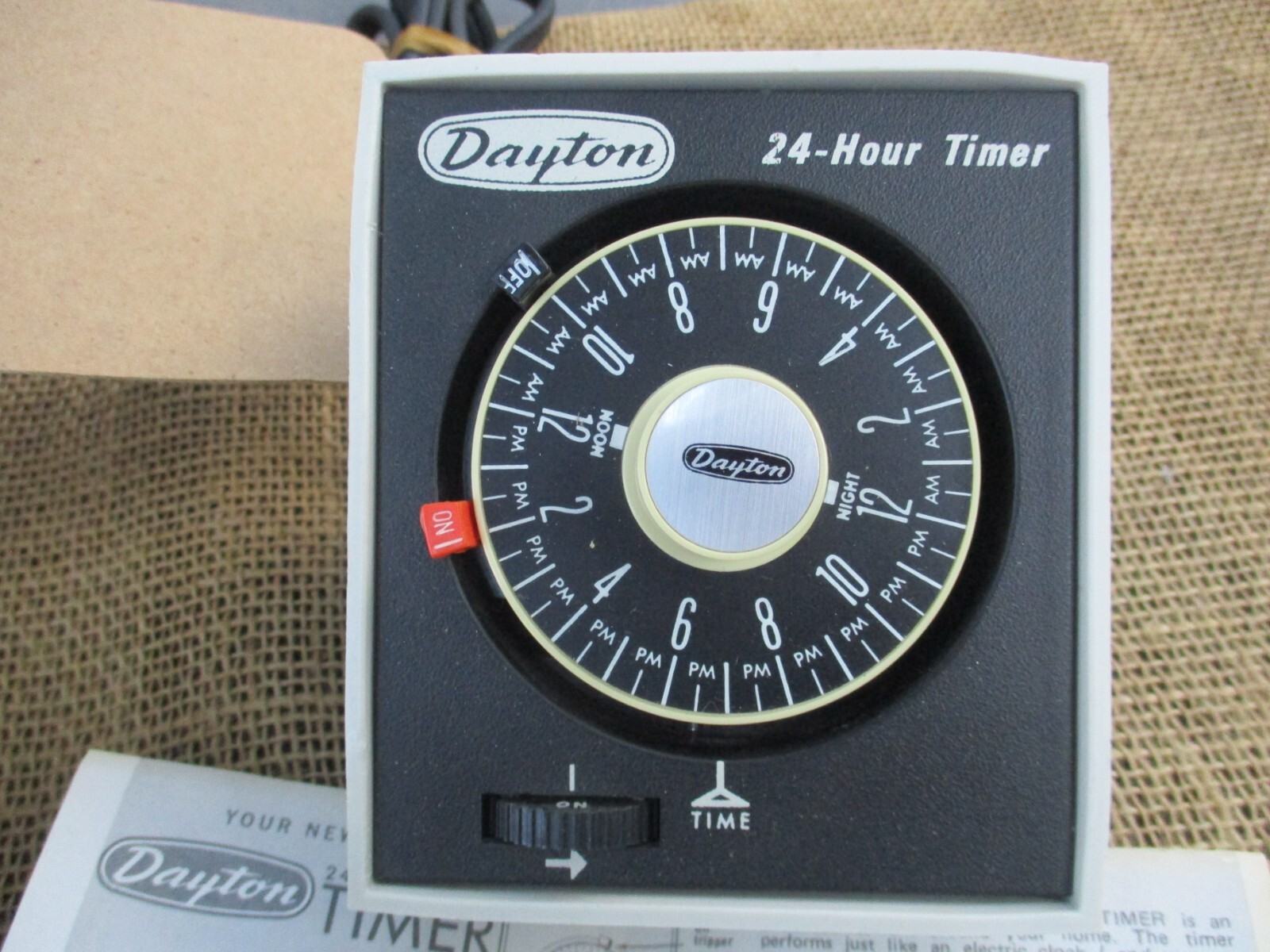 Dayton Lamp & Appliance Timer Model 2E388 15 Amps 1875 Watts VTG NOS