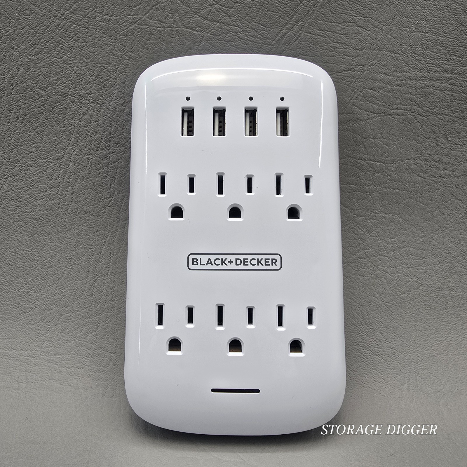 BLACK+DECKER White Surge Protector Wall Tap 6 Grounded Outlets with 4 USB Port