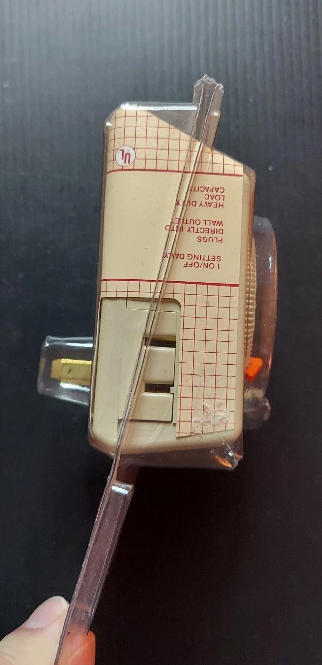 TRU GUARD PLUG-IN LAMP TIMER VTG 15 AMPS 1875 WATTS SINGLE ON/OFF SETTING NOB