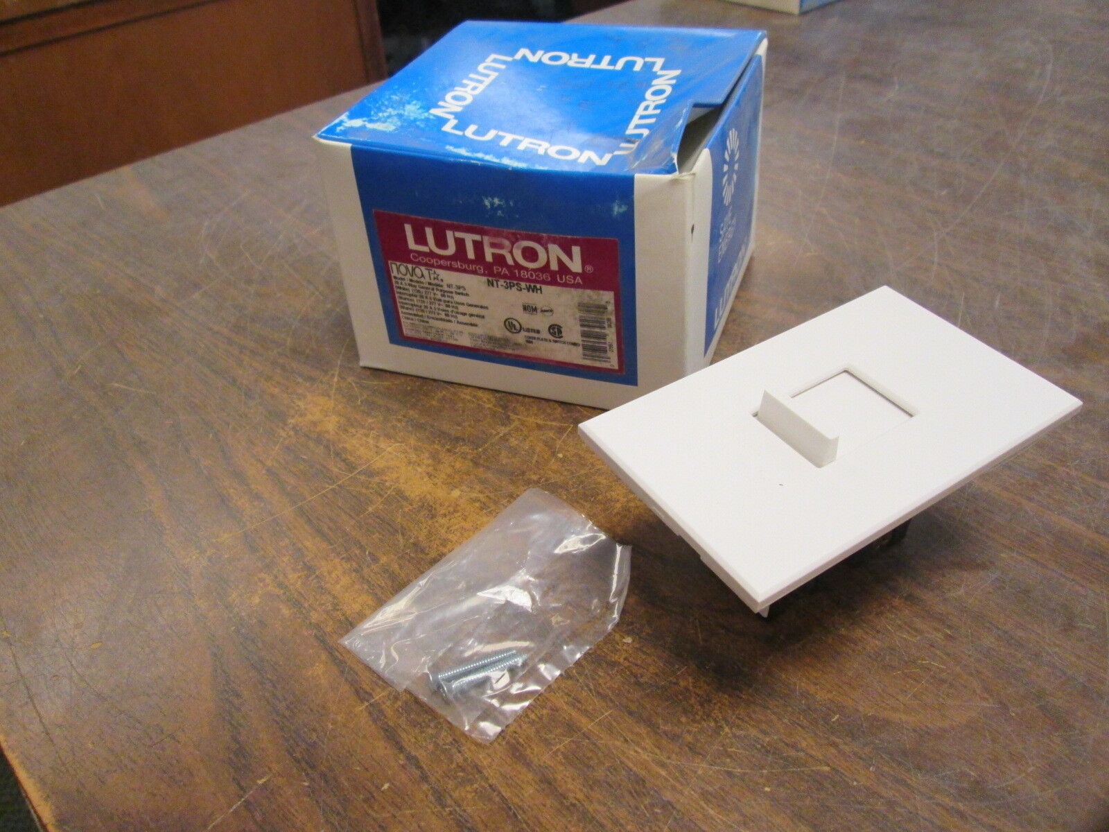 Lutron Nova T 3-Way General Purpose Switch NT-3PS-WH 20A 120/277V New Surplus