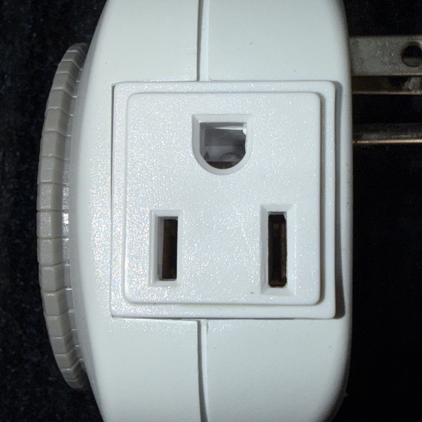 2 Brinks Grounded 24-Hour Mechanical Timer (16-ULD/3A) 15 Amp 125V – 60Hz Indoor