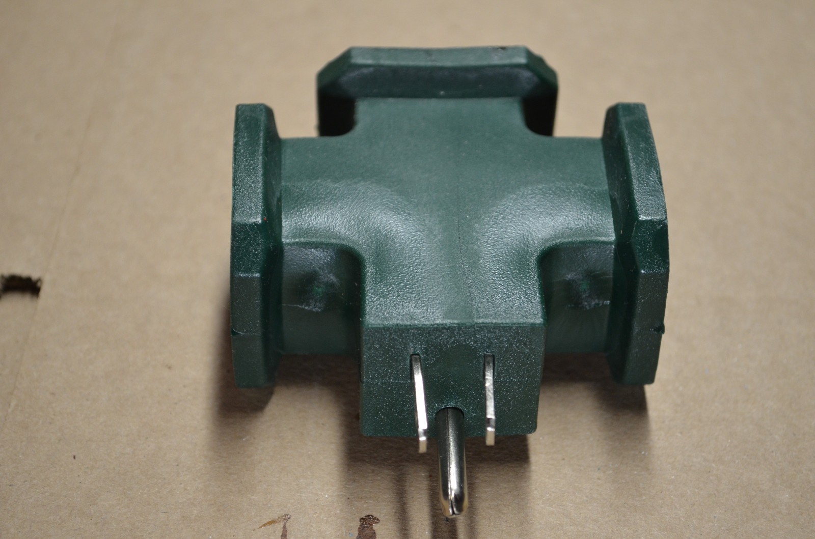 Grounded AC Taps: LITESUN LT-8A 3-Outl+Stanley DR-W02 3-Outl+Unbranded 6-Outlet