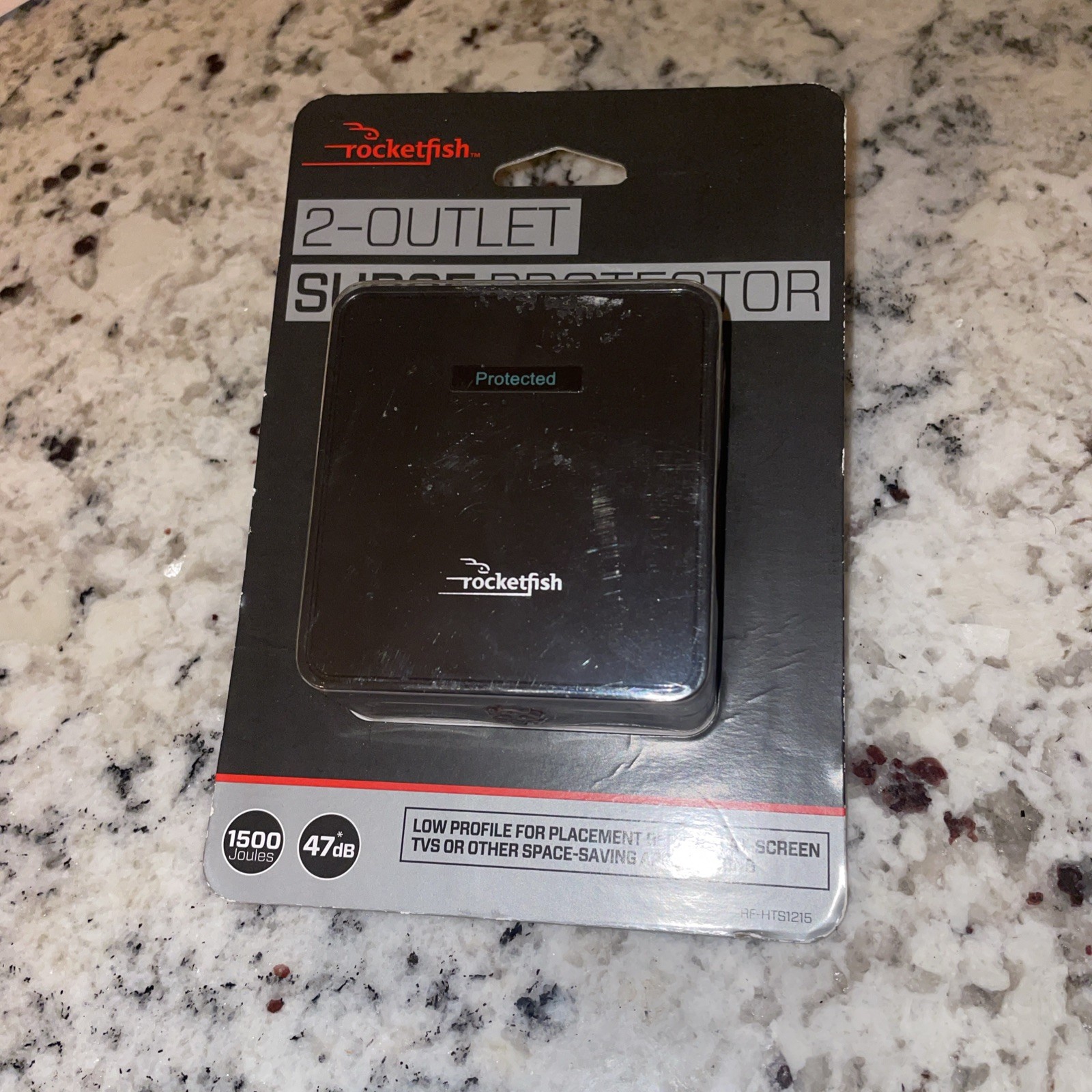 ROCKETFISH 2 Outlet Wall Tap 1500 Joules Surge Protector Low Profile 47db