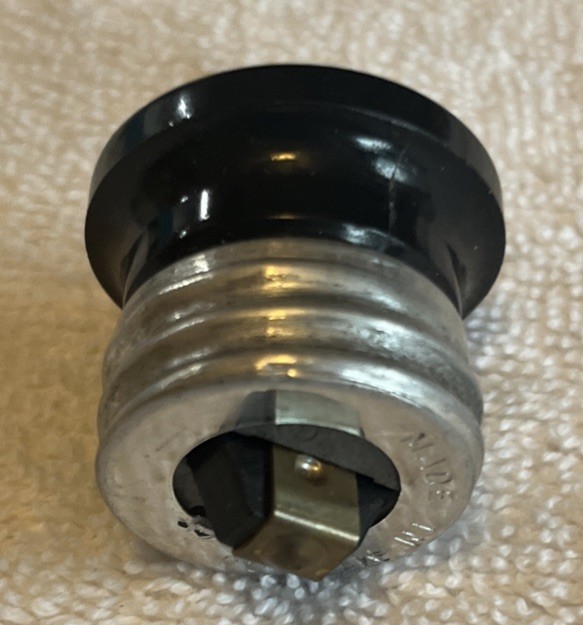 Lot Of 8 Screw In Socket To Plug Adapters