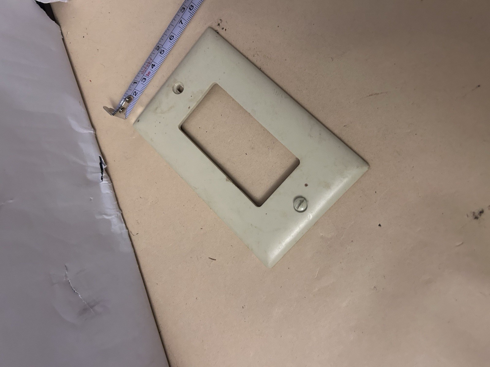 VTG Used Cream Wall Plate Cover unbranded