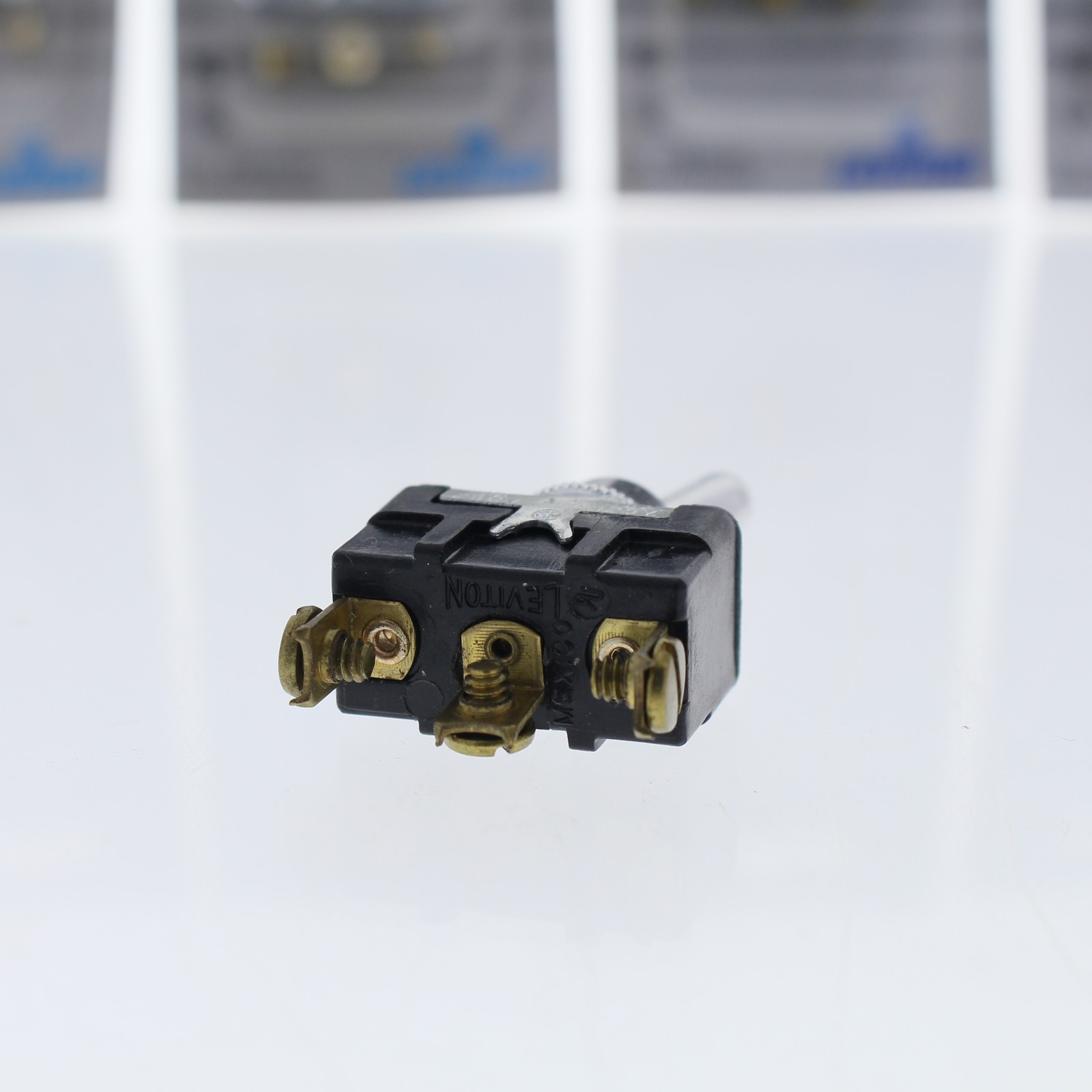 Leviton 5734 Single Pole Double Throw Heavy Duty Toggle Switches ON-OFF-ON 5pcs