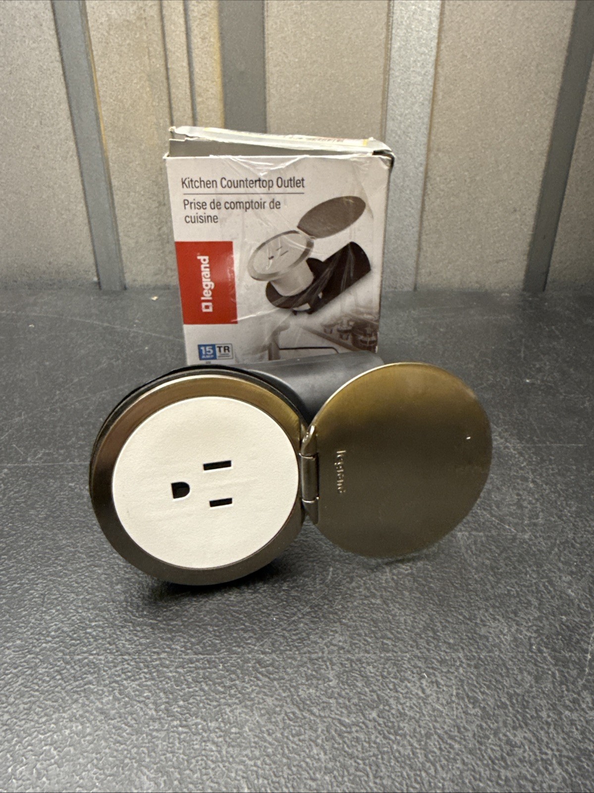 Legrand Pass and Seymour 15A Kitchen Countertop Outlet Kit