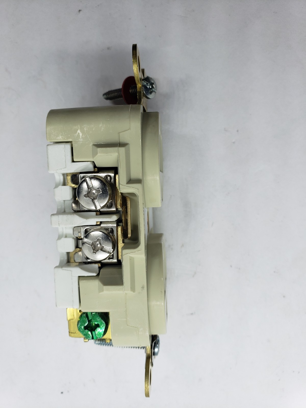 HUBBELL HBL5262I DUPLEX RECEPTACLE IVORY 15A 125V 2 POLE 3 WIRE NIB