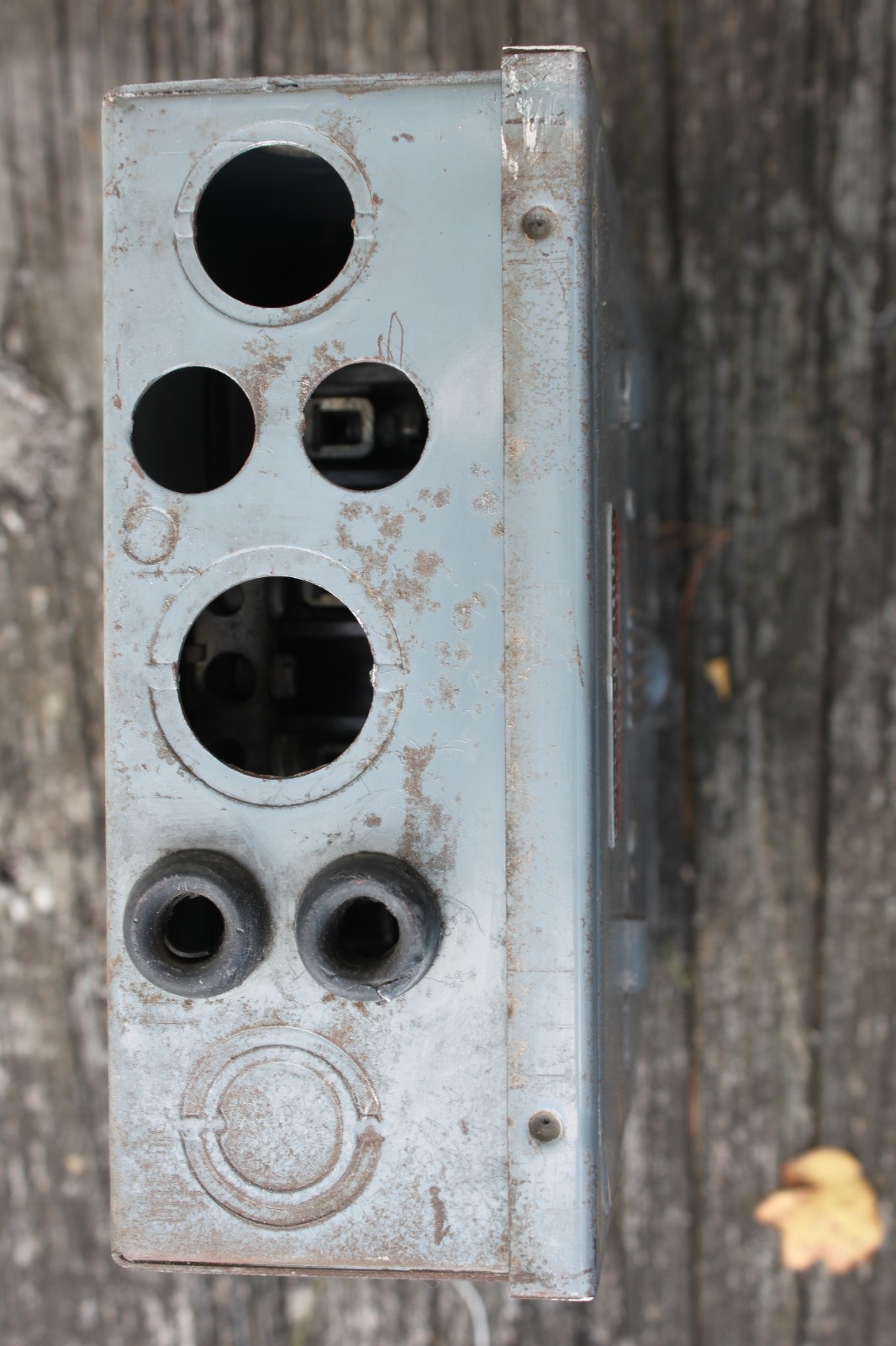 CUTLER HAMMER 100 AMP SERVICE / FUSE PANEL with pull out fuse blocks WORKING