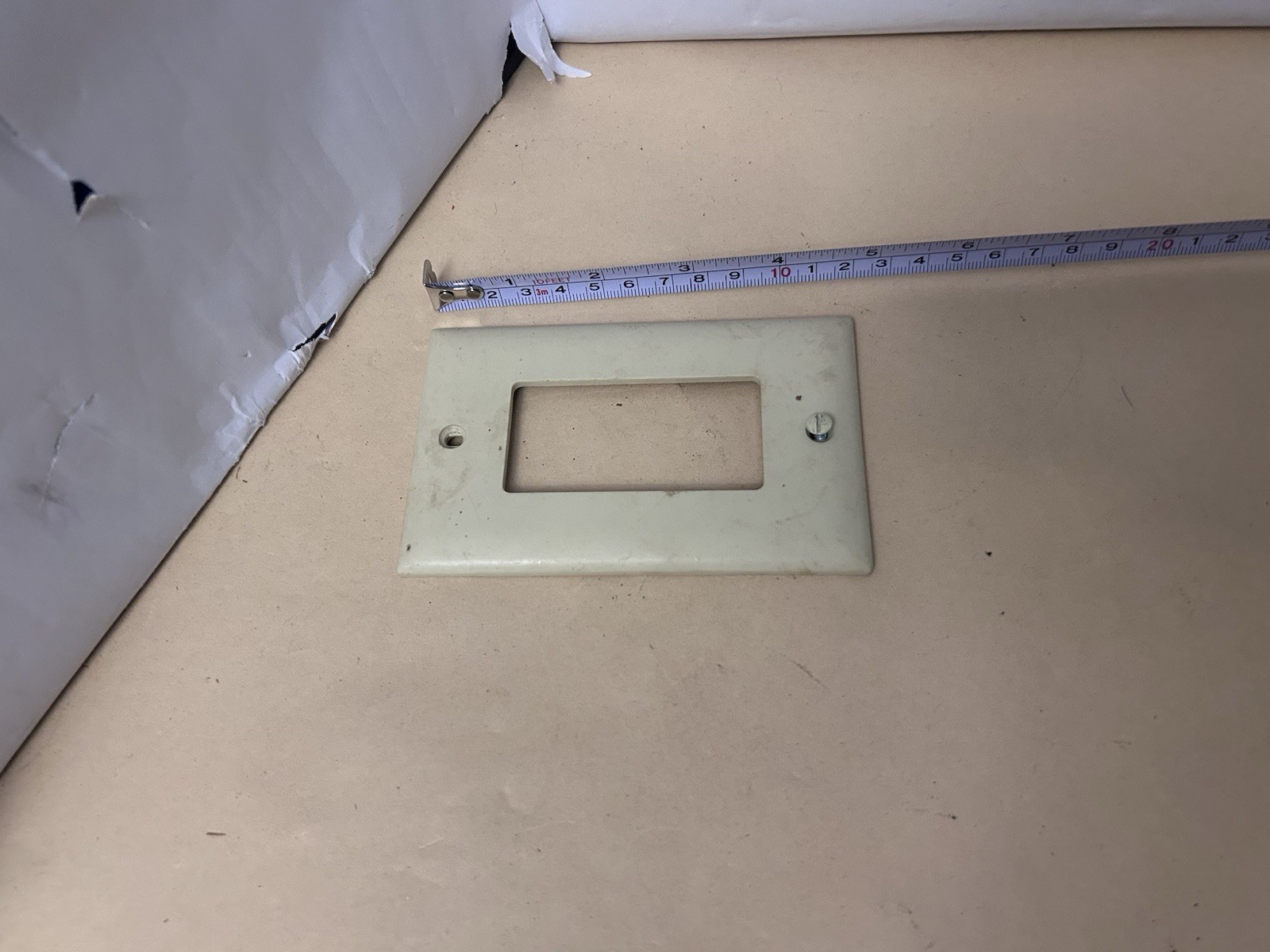 VTG Used Cream Wall Plate Cover unbranded