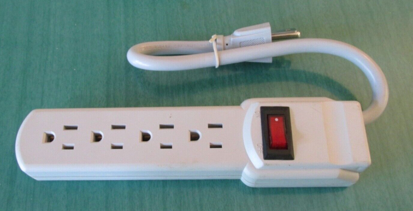 4 OUTLET POWER STRIP / SAFETY CIRCUIT BREAKER -Powtech PT-7800 -NEW No packaging