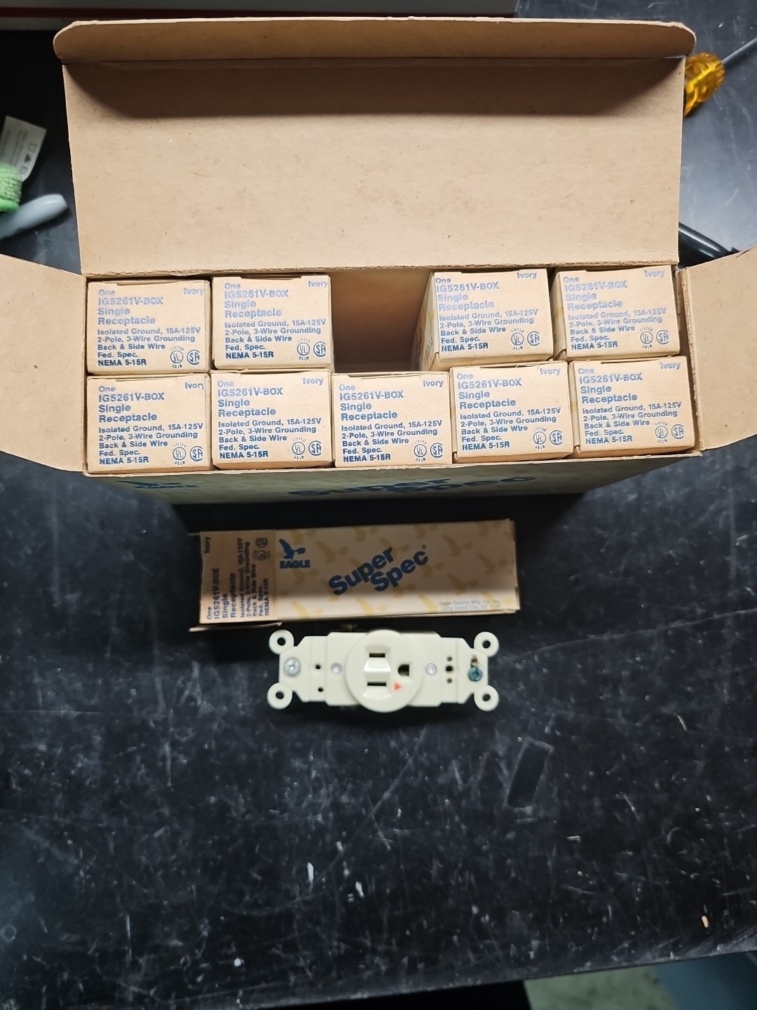 10 Eagle Ivory Receptacle Single Outlet NEMA 5-15R 15A 125V Isolated IG5261V