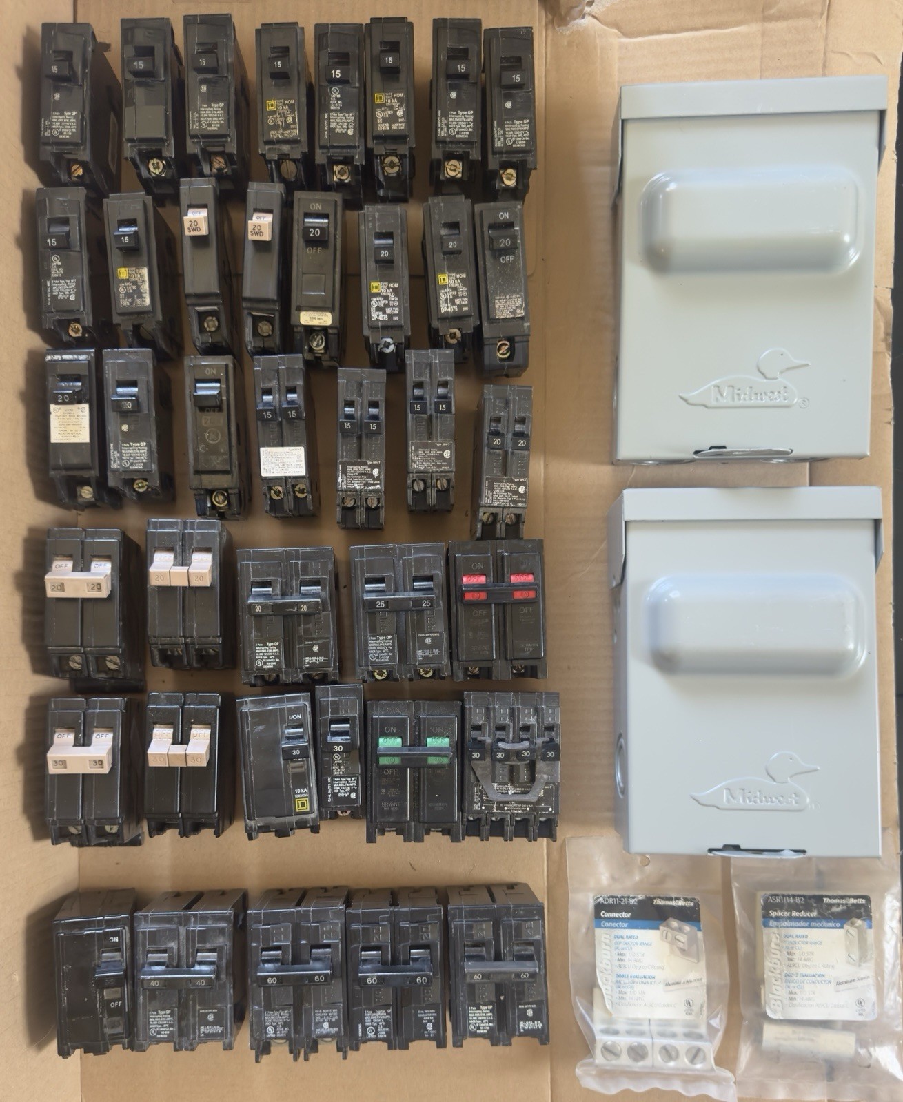 Circuit Breakers Mixed Amps 2-Pole & 1-Pole Lot 39 & Midwest Switches Blackburn