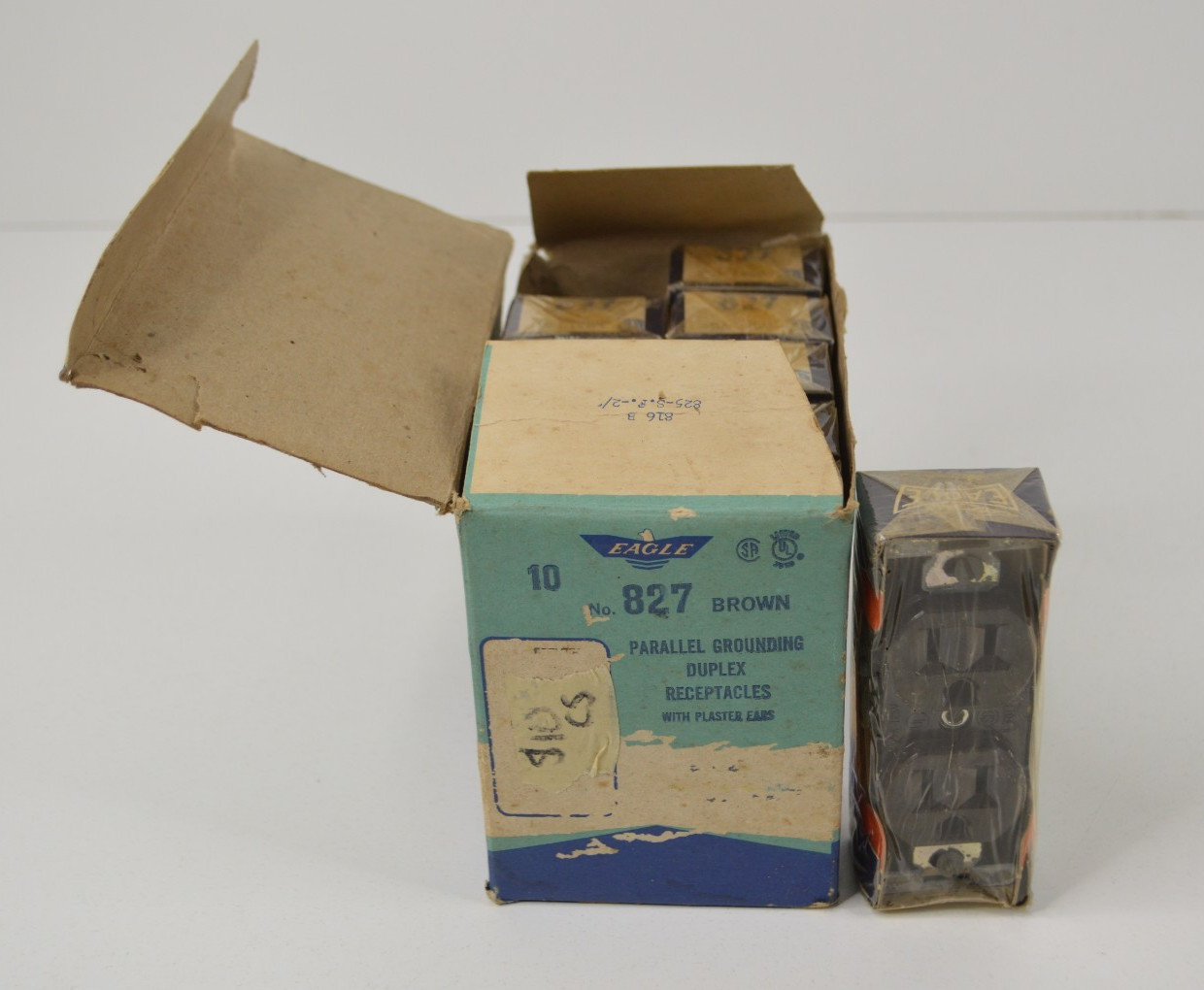 Box of 10 Eagle 827 Brown Receptacles Plug In Two Gang Outlet Duplex NOS Vintage