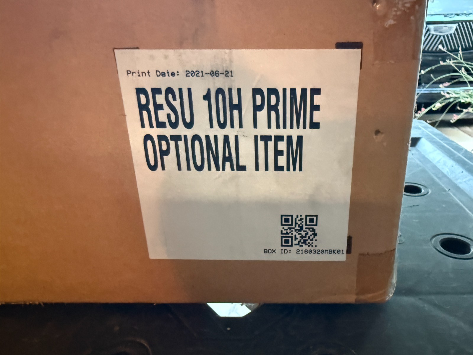 LG ENERGY RESU10H PRIME BATTERY WALL MOUNT