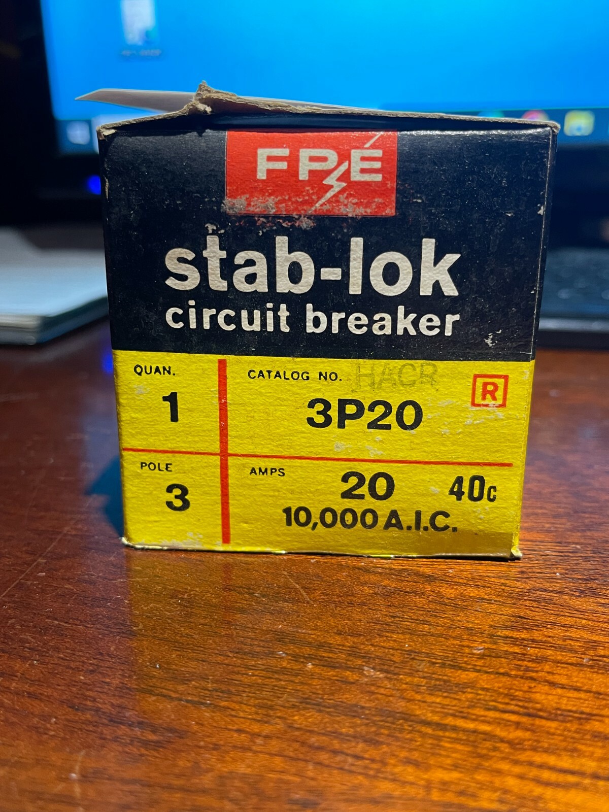 STAB-LOK FEDERAL PACIFIC CIRCUIT BREAKER 3 POLES 20 AMPS 250 VOLTS