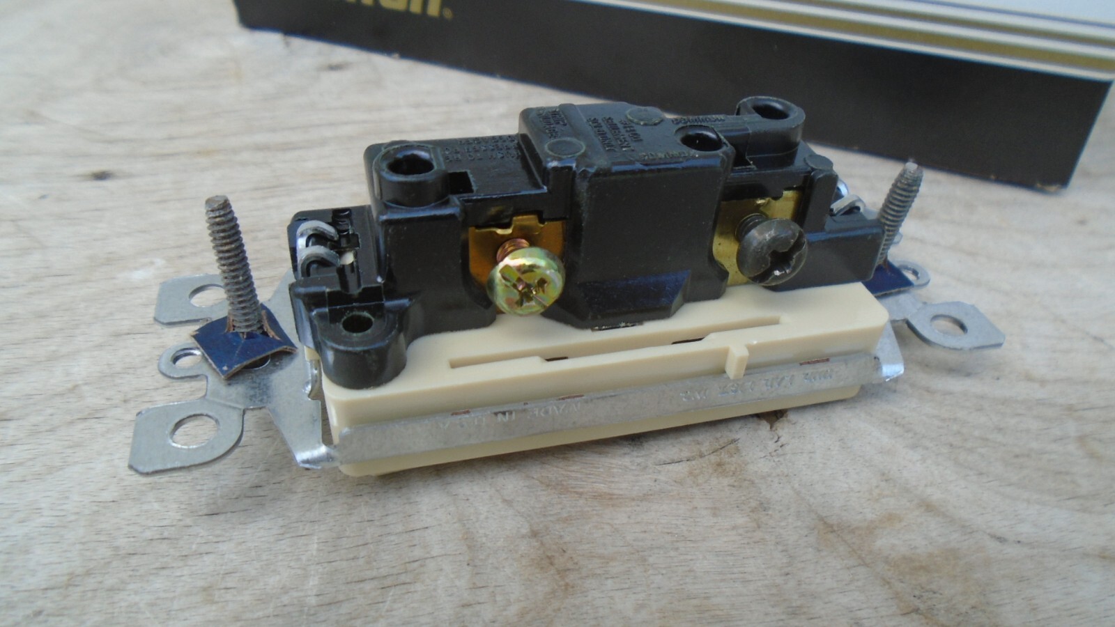 Genuine OEM Samsung AC TV/Monitor Power Supply Adapter A4819_FDY Qty Available