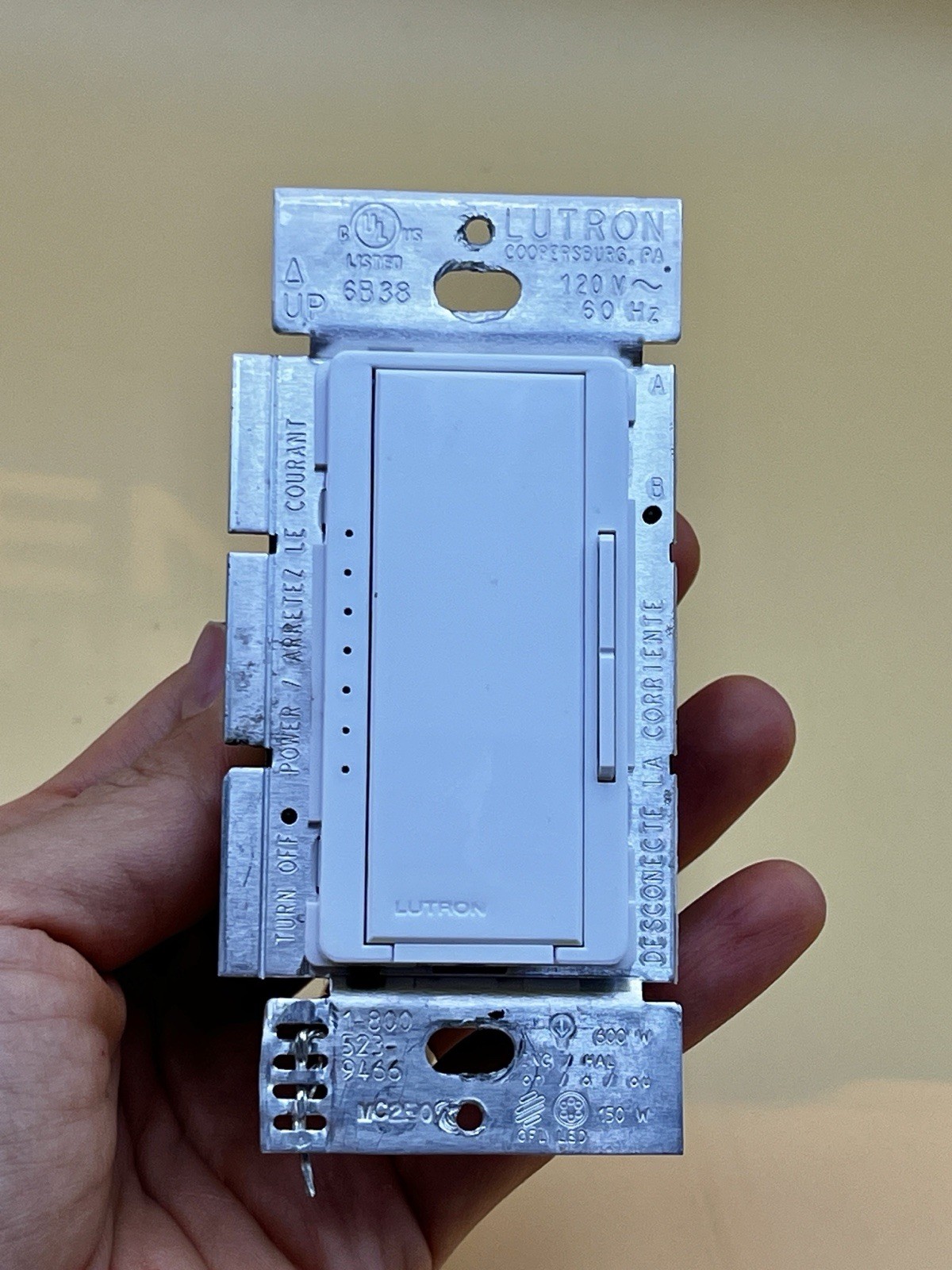 Lutron Maestro MACL-153MR-WH Digital Dimmer Switch (White) – Used