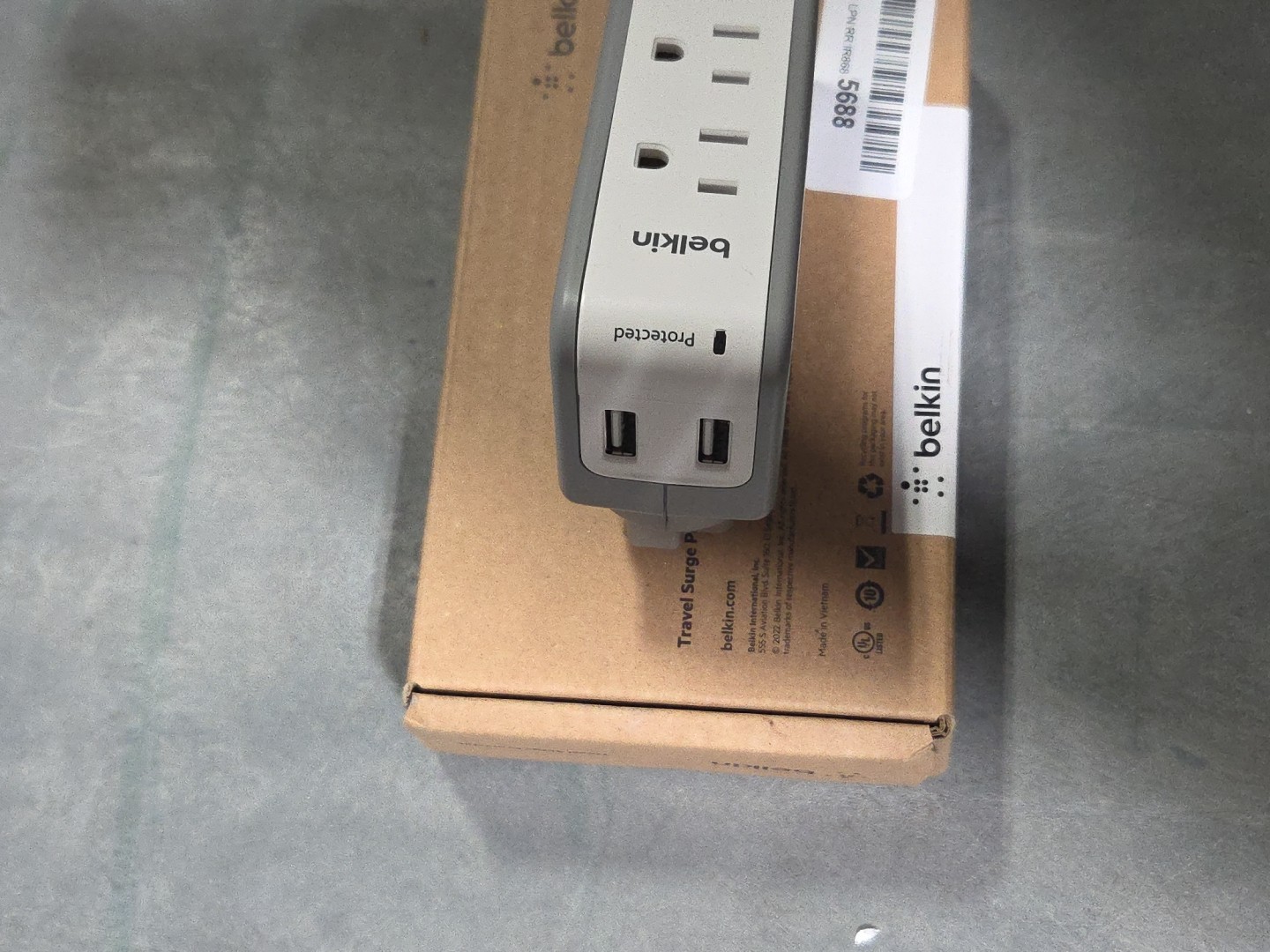 Belkin BST300 Gray & White 3 Outlet Swivel Expander Surge Protector & 2 USB