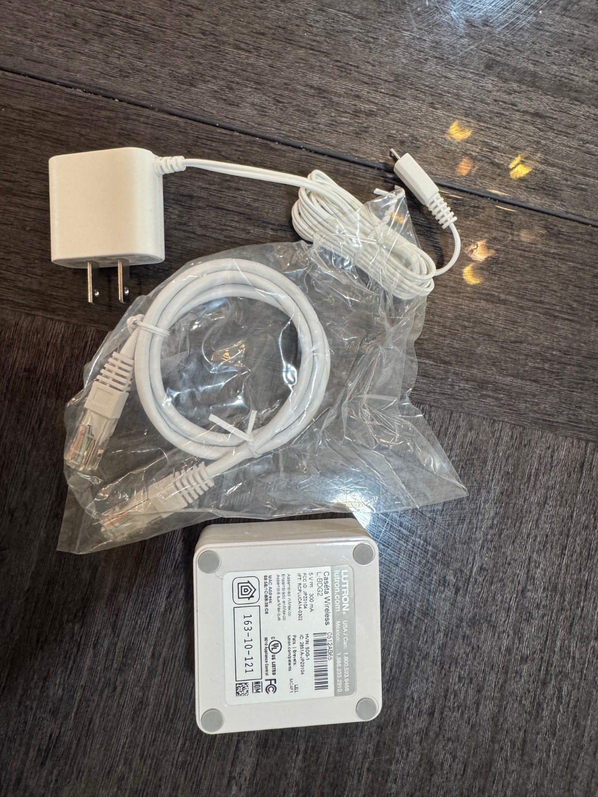Lutron Caseta Wireless Smart Bridge L-BDG2 Hub w/ Power Adapter & Ethernet Cable