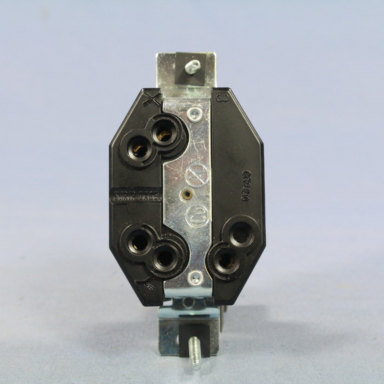 Leviton 2650-A Industrial Twist Turn Locking Receptacle Outlet Nema L9-30R 30A