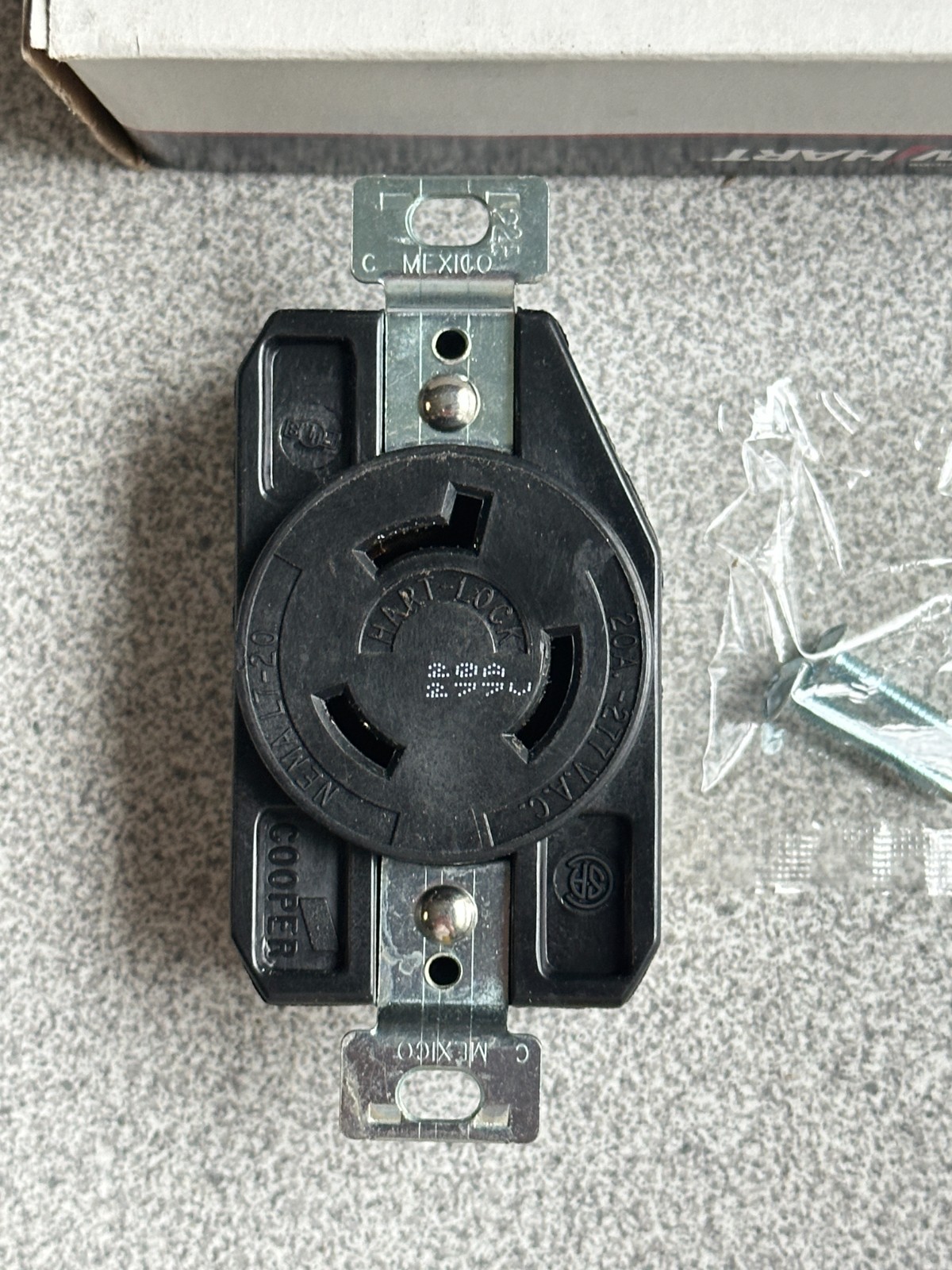 NEW Cooper Arrow Hart AHL720R Turn Locking Receptacle Outlet L7-20R 20A 277V