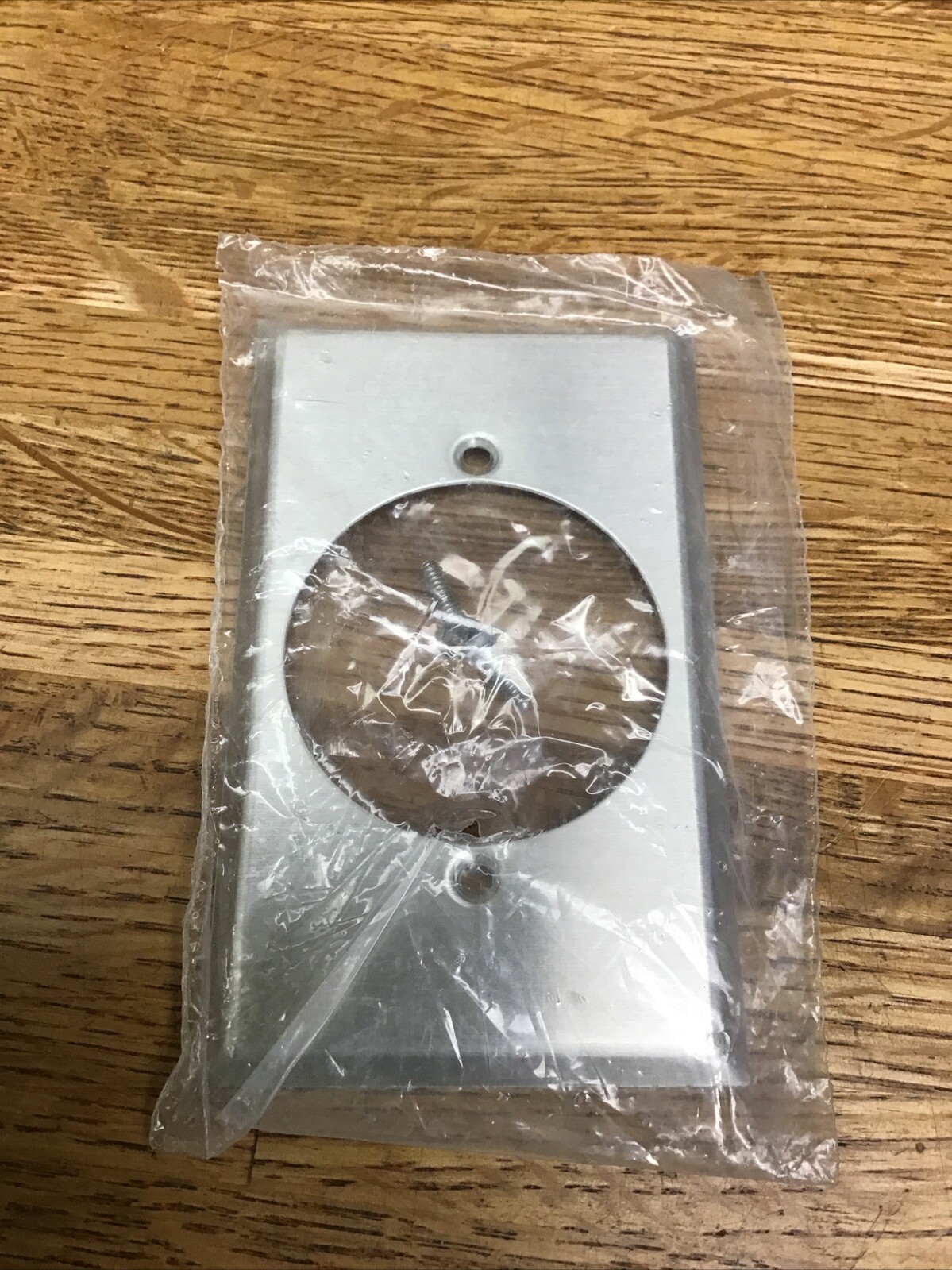 Aluminum 1-Gang Plate With 1-Single Round Opening 2 1/8”