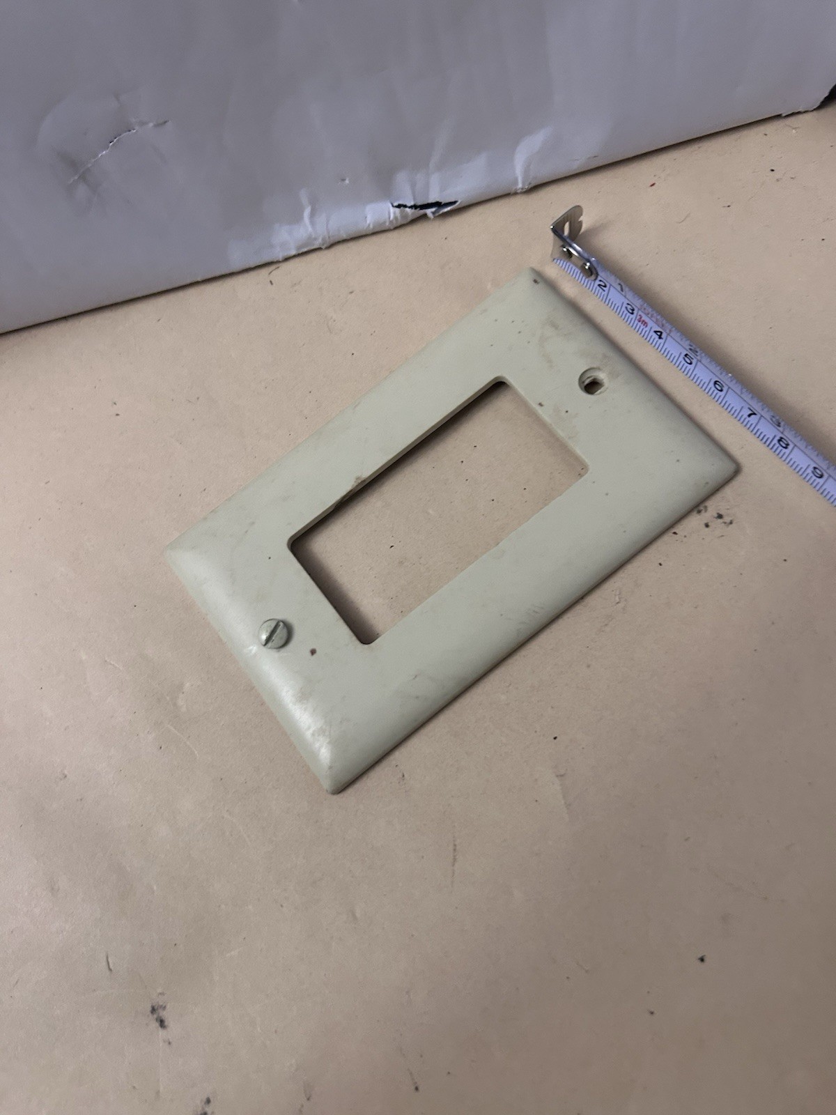 VTG Used Cream Wall Plate Cover unbranded