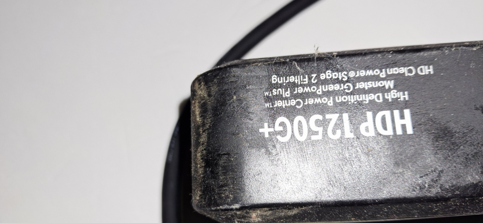 Monster Power strip surge protector Model 1250G+ 14 inlets outlets Manual reset