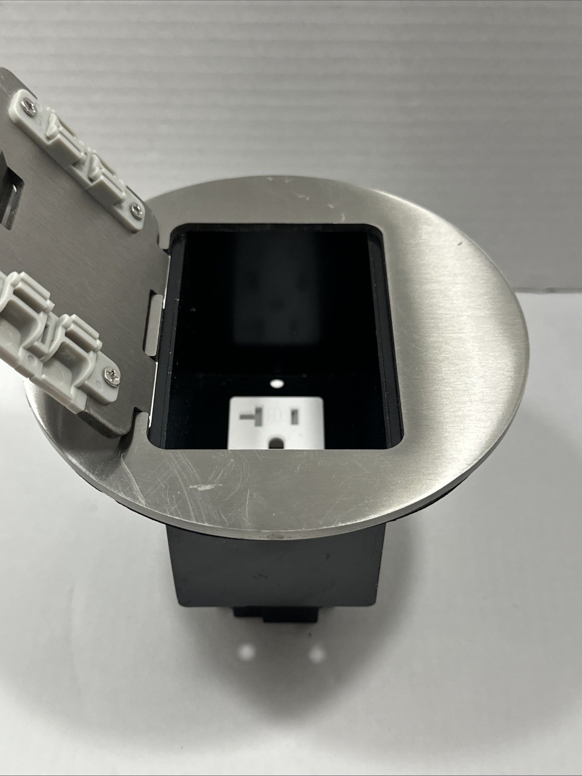 Recessed Floor Outlet Kit with 4.8A USB Charging Port, 20A TR Receptacles, Water