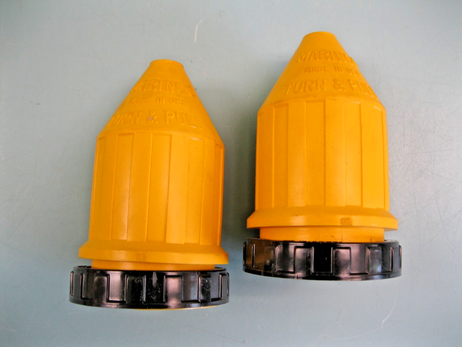 Lot (2) Leviton 7715-CR Weather & Corrosion Resistant Boot w Ring F18