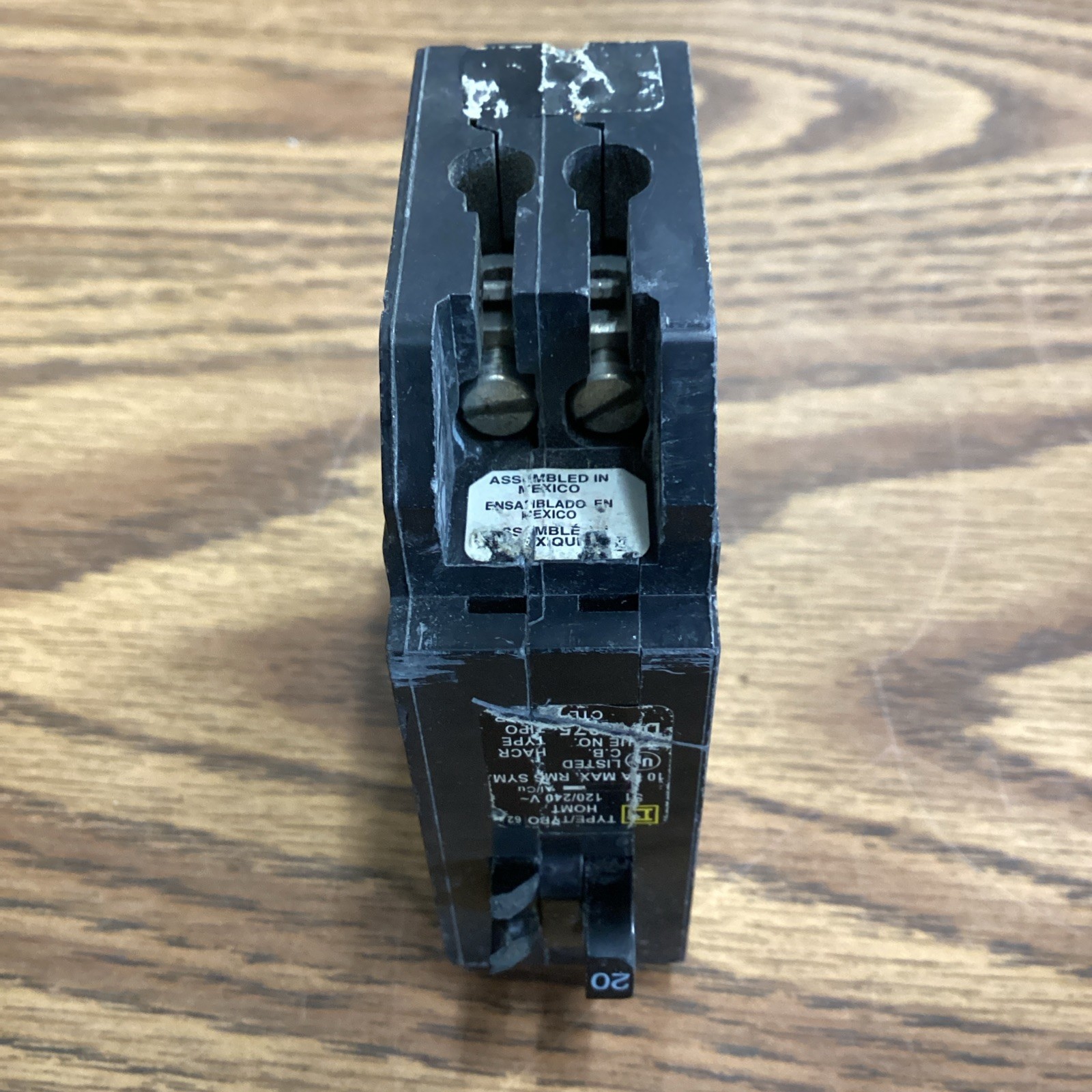 (4)Square D HOMT2020 Two 1P 20 Amp Tandem Circuit Breaker (CHIP SEE PICS) Used🔴