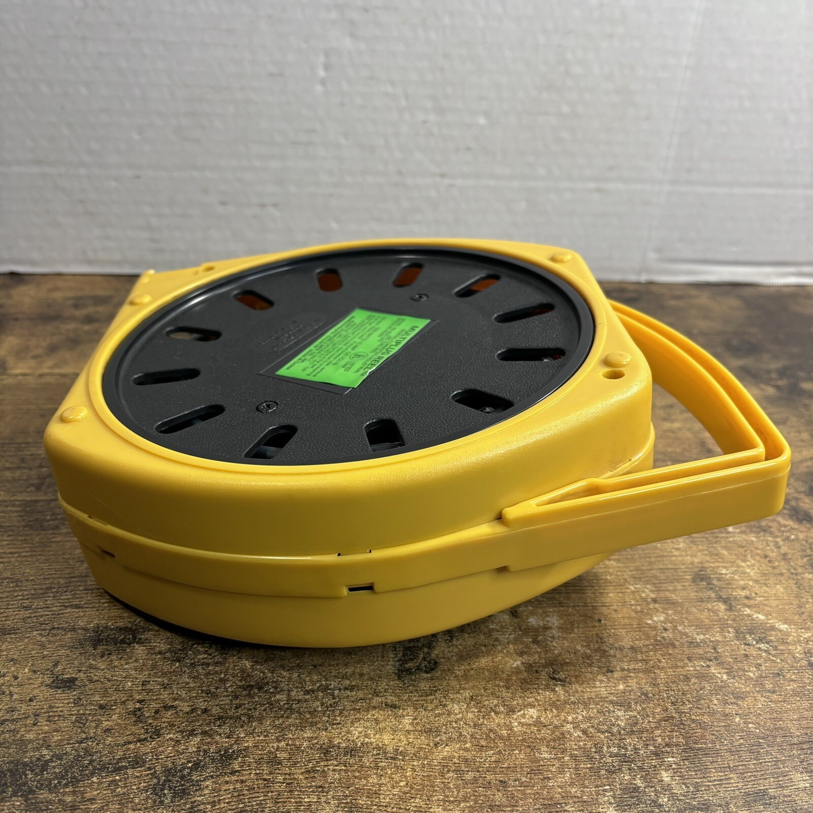 General Commercial Industrial Multiplug Extension Cord Reel 4 Outlets 6000-25G