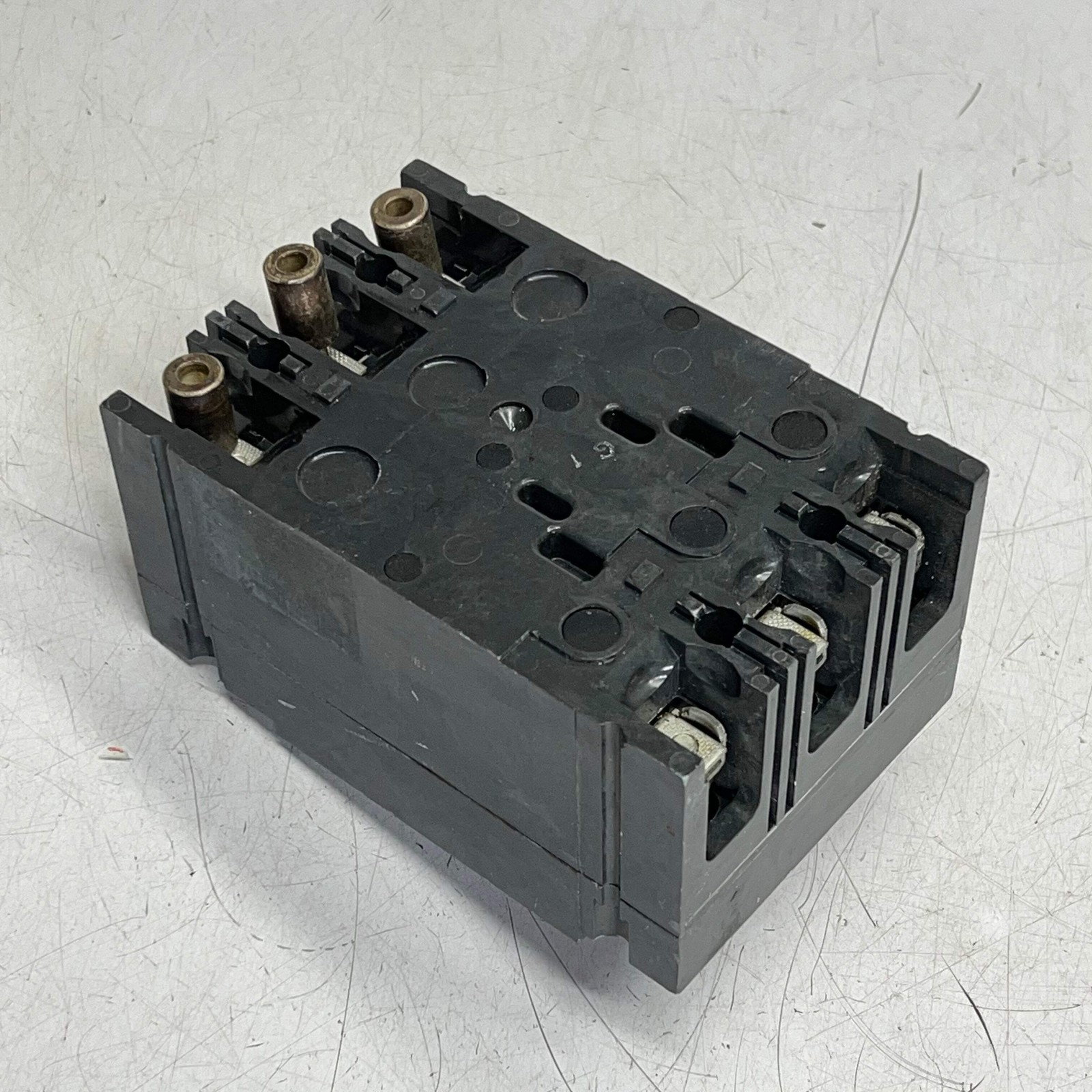 GENERAL ELECTRIC Molded Case Circuit Breaker 23 AMP 3 Pole TED134025 (Used)