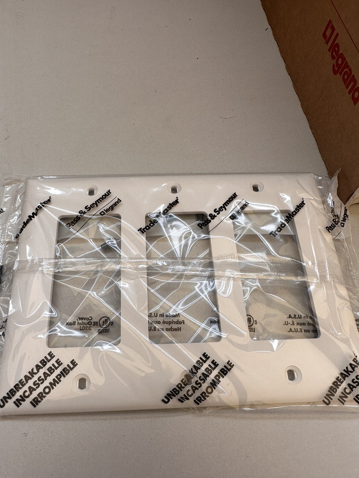 Pass & Seymour Wall Plate 3 Gang White TP263WCC12 12 pcs