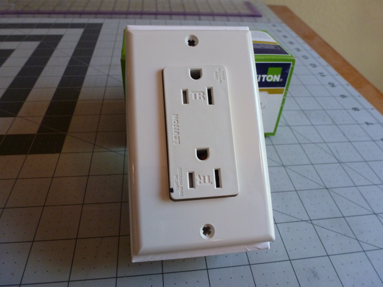 Leviton T5280-T Surge Protective Duplex Outlet 15 Amp 125 Volt Tamper-Resistant