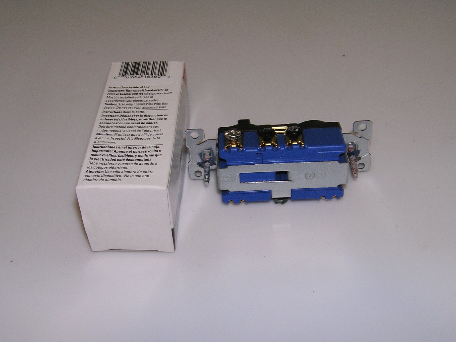 COOPER WIRING DEVICES 294B – BOX COMBINATION 3- WAY SWITCH AND PILOT LIGHT