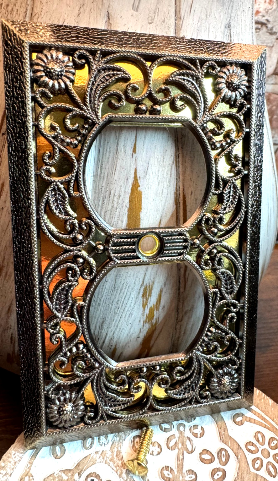 Scroll Vintage Ornate Gold Metal Brass Single Wall Outlet Plug Plate Cover screw