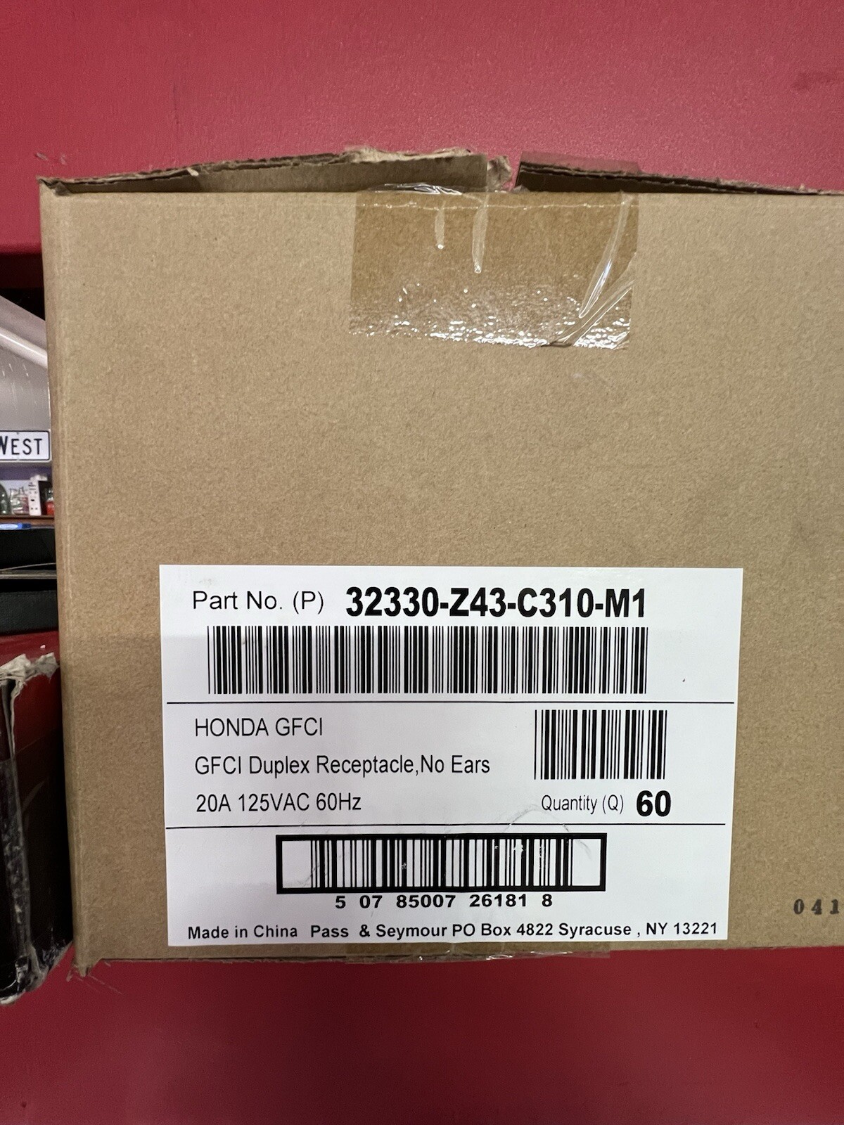 Pass & Seymour Honda GFCI Duplex Receptacle No Ears, 32330-Z43-C310-M1 Generator
