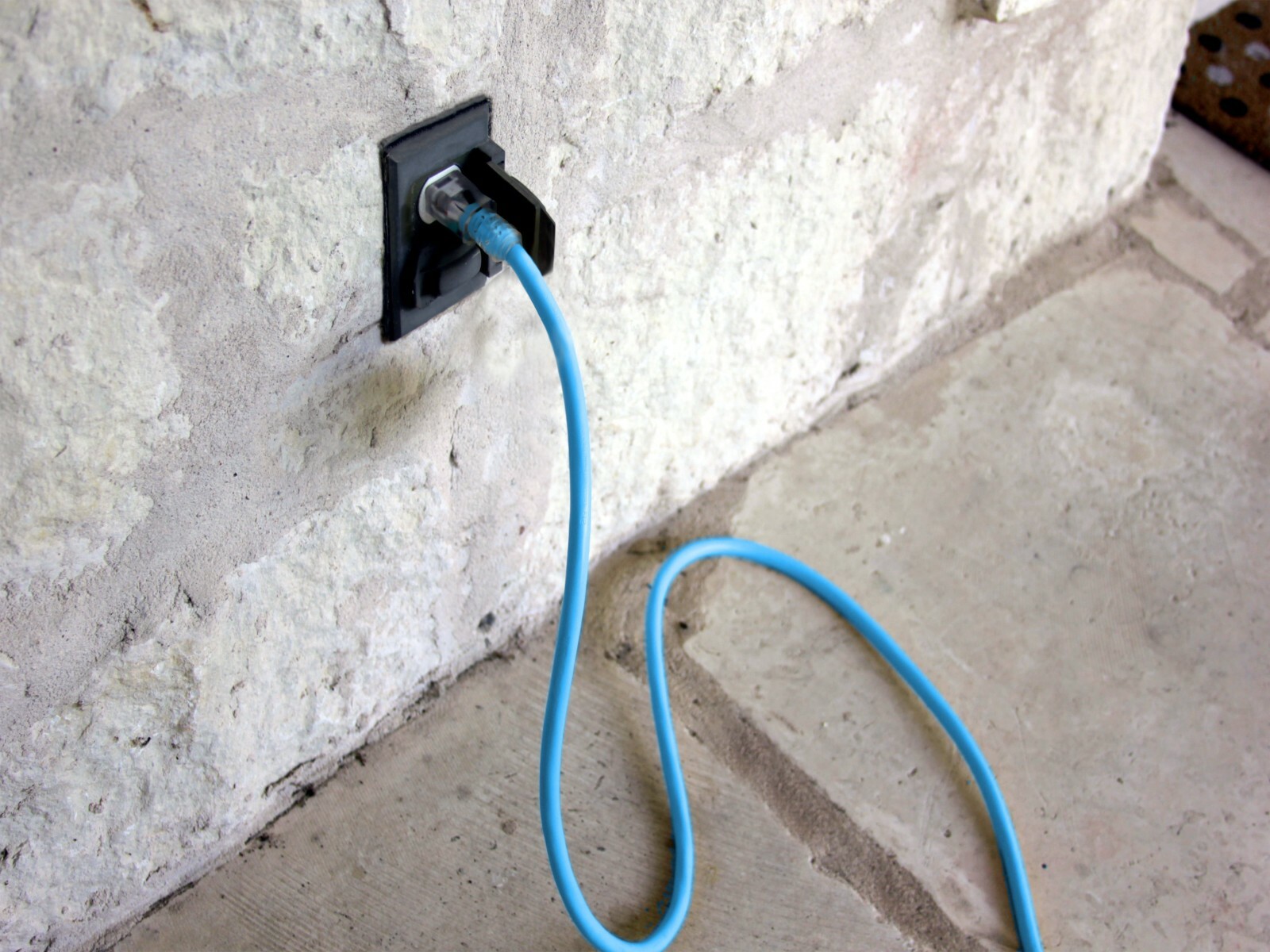 100′ 12/3 Flexible Extreme Cold Heavy Duty 3-Outlet SJEOW Oil-Resistant Cord