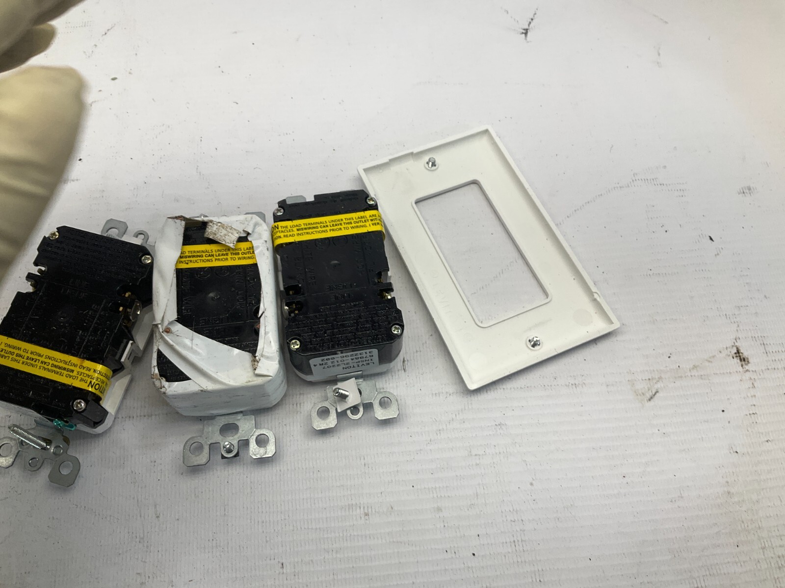 Set Of 3 Eaton NSB SGF15W Outlets GFCI Duplex Receptacle 15A 125V White EA T