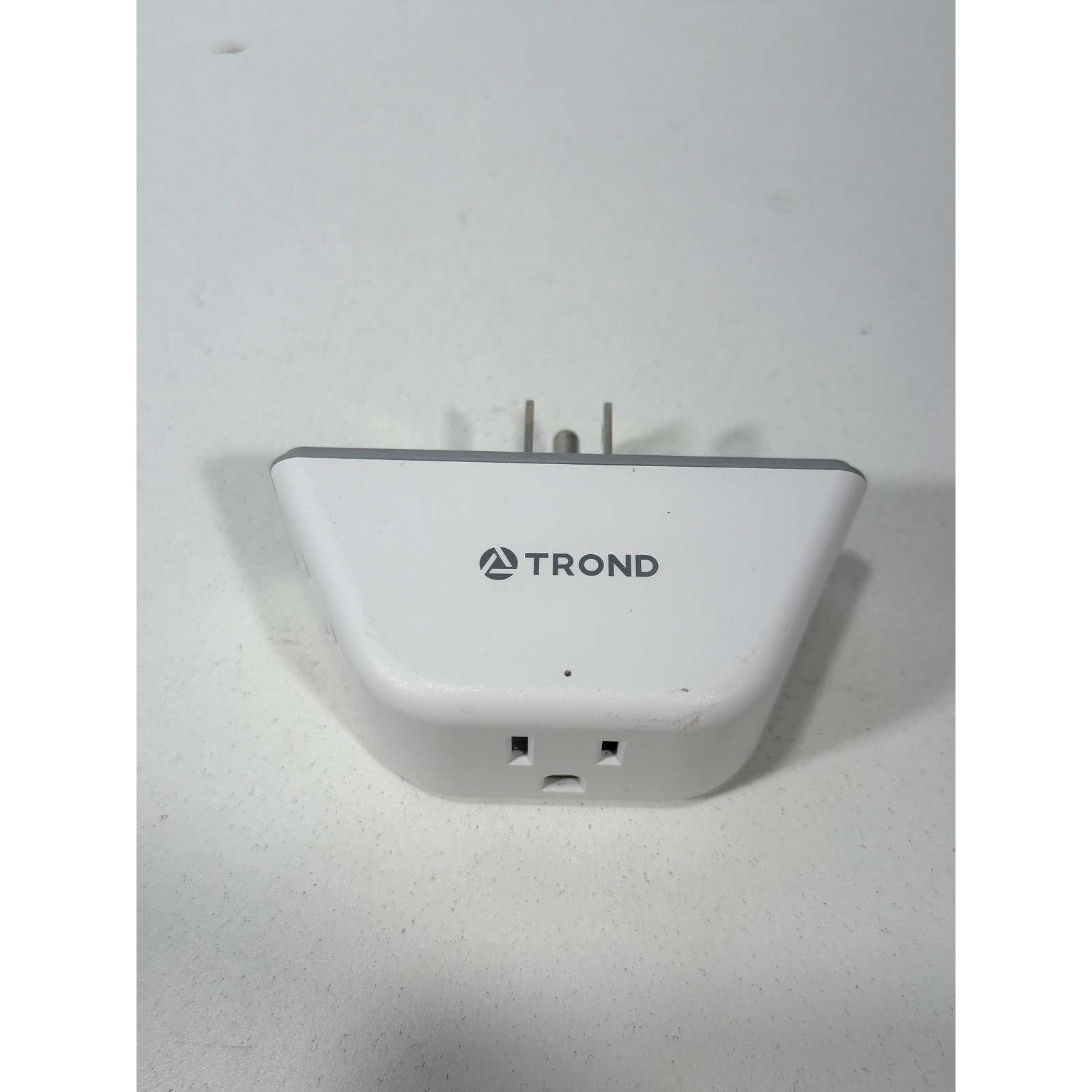 TROND Multi Plug Outlet Extender Wall Adapter TD-EA-US13 White Gray