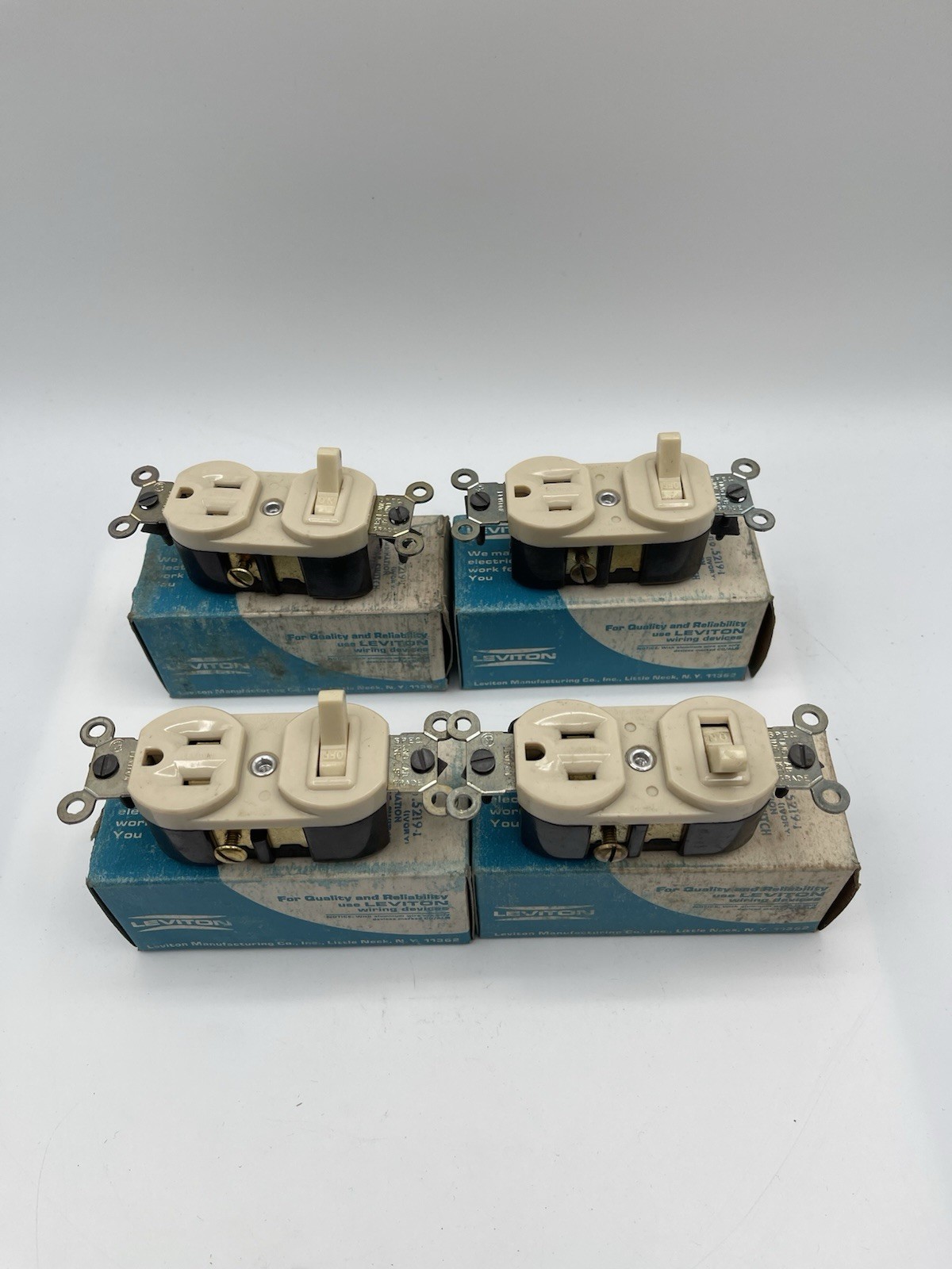 Leviton 5219-I Single Pole Switch Grounding Outlet Ivory 15A 120/277V Lot of 4