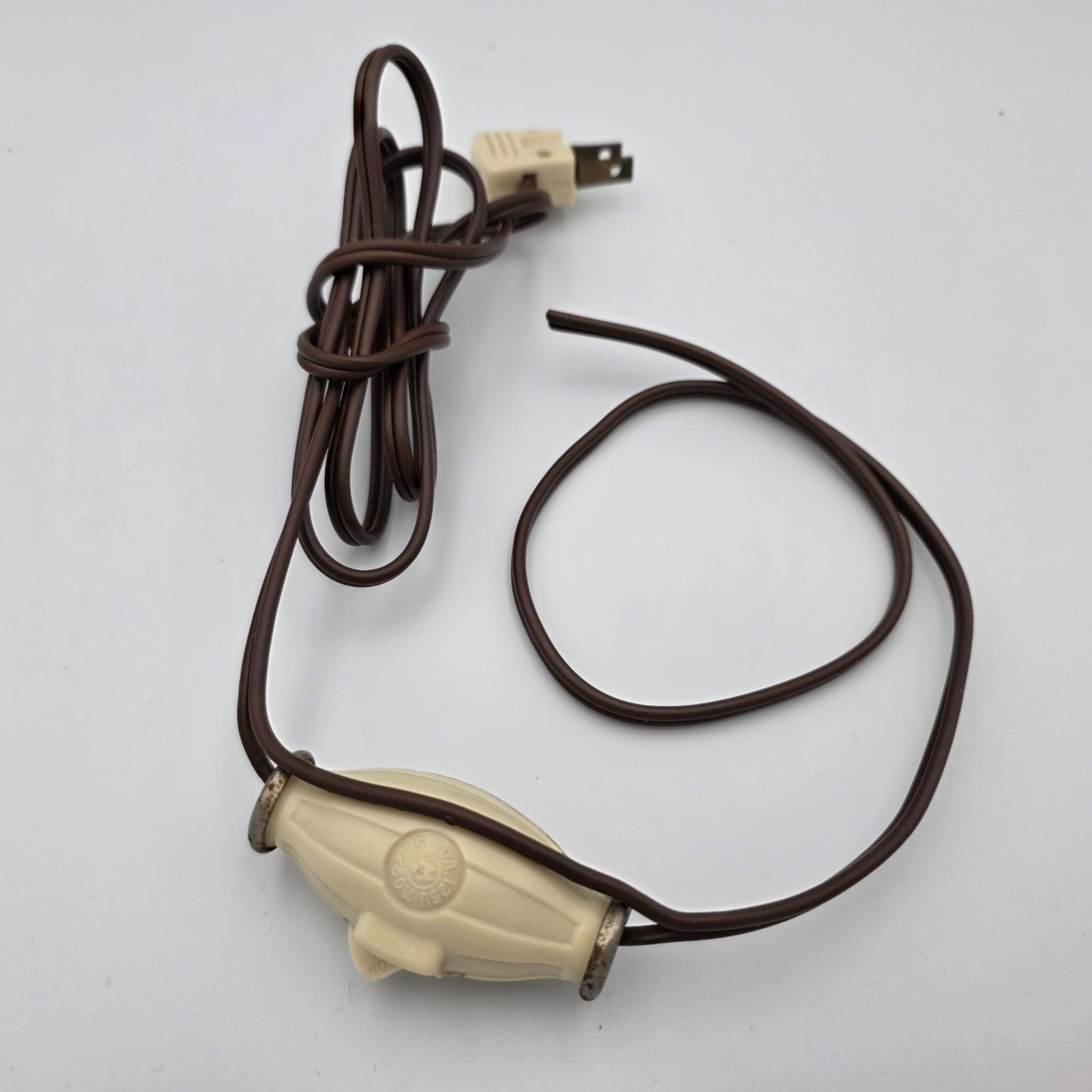 Vintage Plug-In Electrical Cord With Inline On/Off Switch Brown & Ivory UL Liste